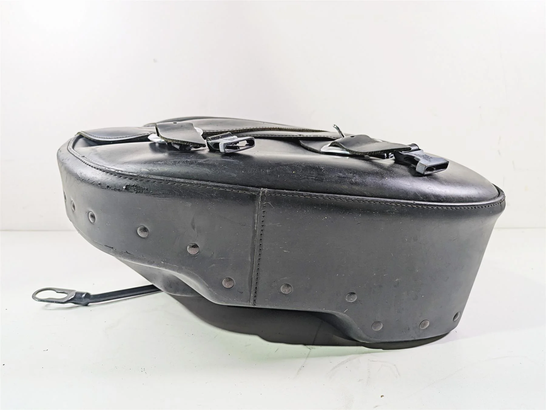 2009 Harley FXDC Dyna Super Glide Left Right Saddlebag & Mounts Set 90182-08 - Image 6