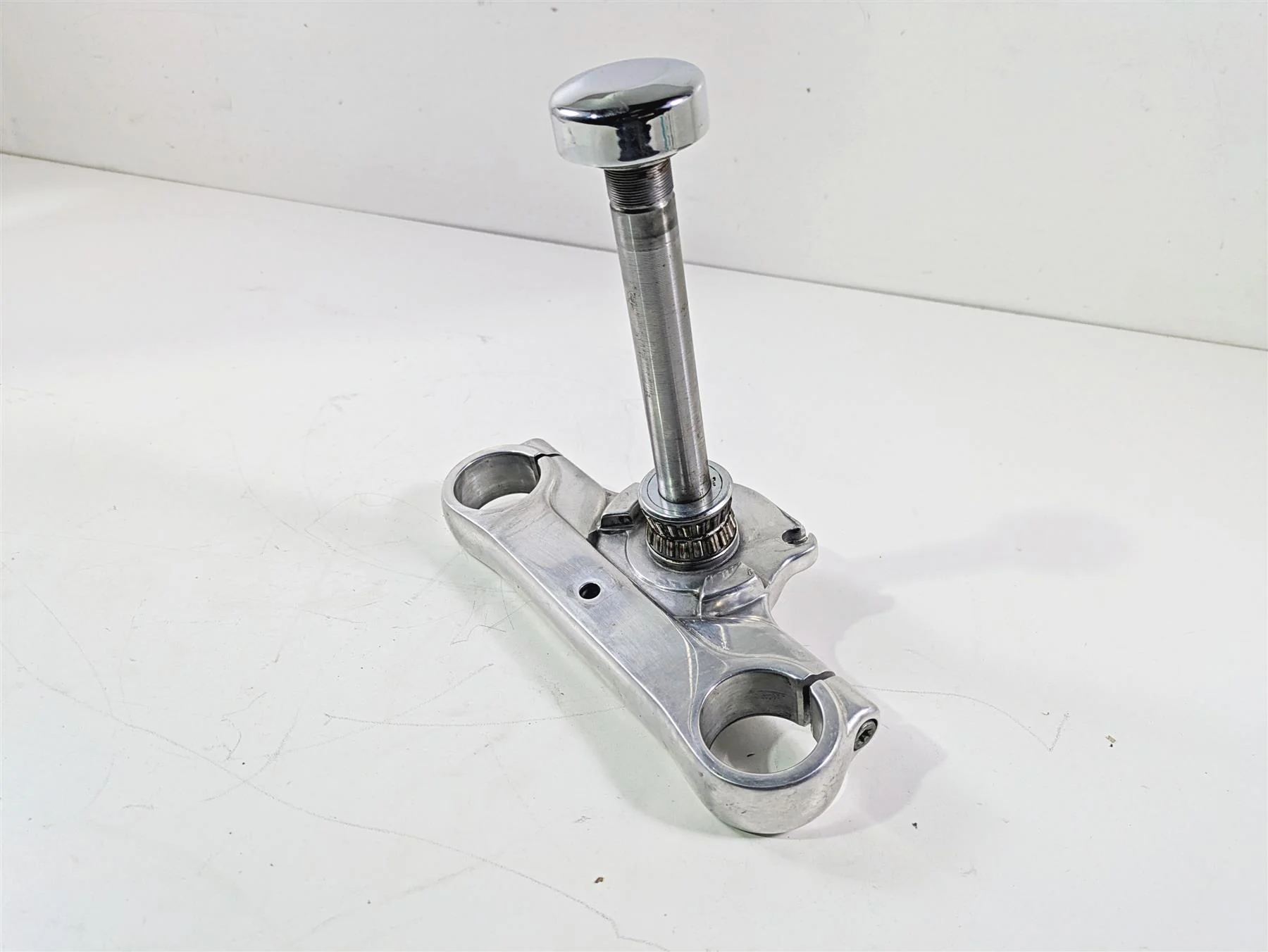 2009 Harley FXDC Dyna Super Glide Lower Triple Tree Steering Clamp Read 45867-08 - Image 10