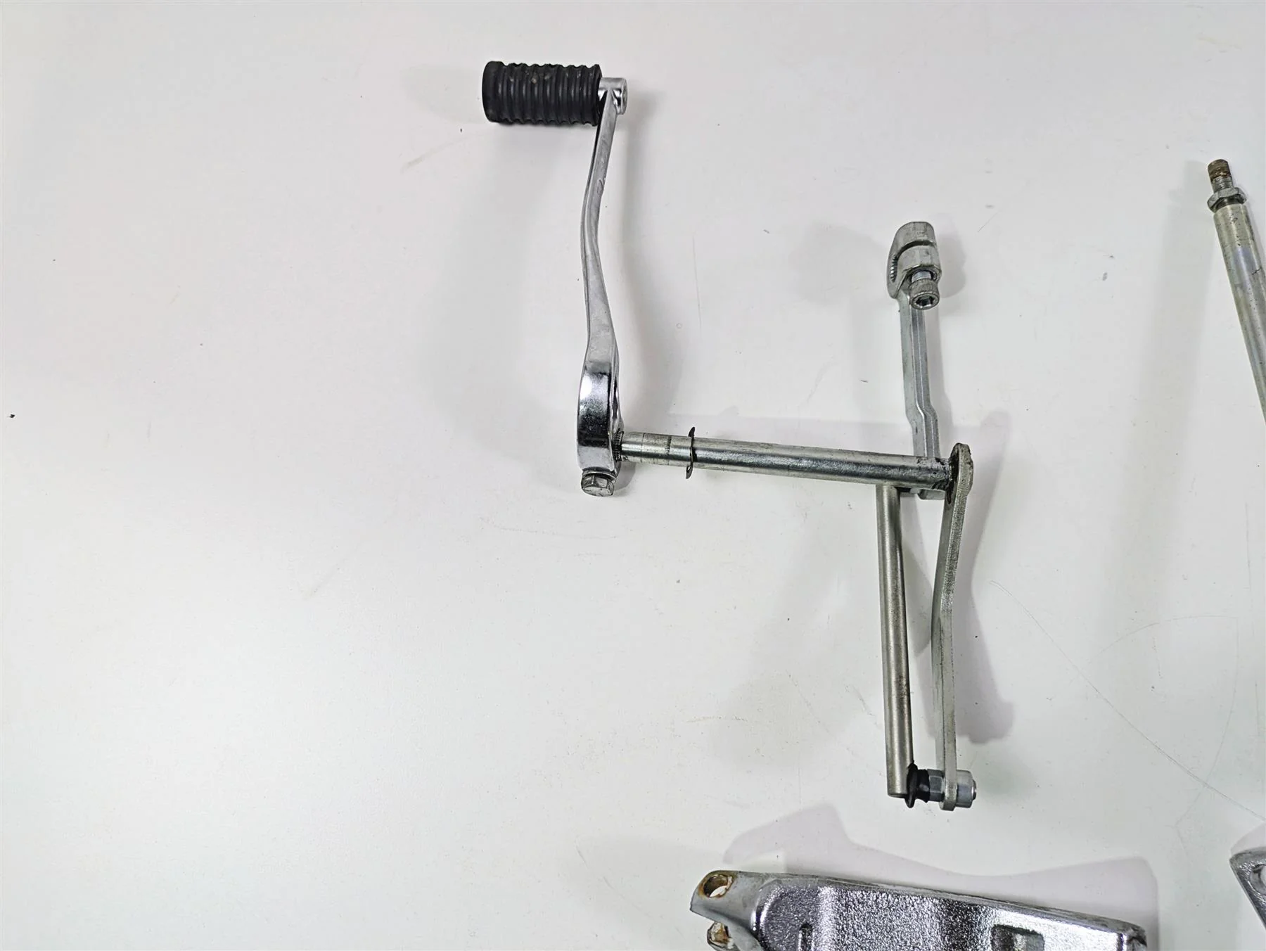 2009 Harley FXDC Dyna Super Glide Mid Foot Peg Mounts + Shifter & Brake Lever - Image 4