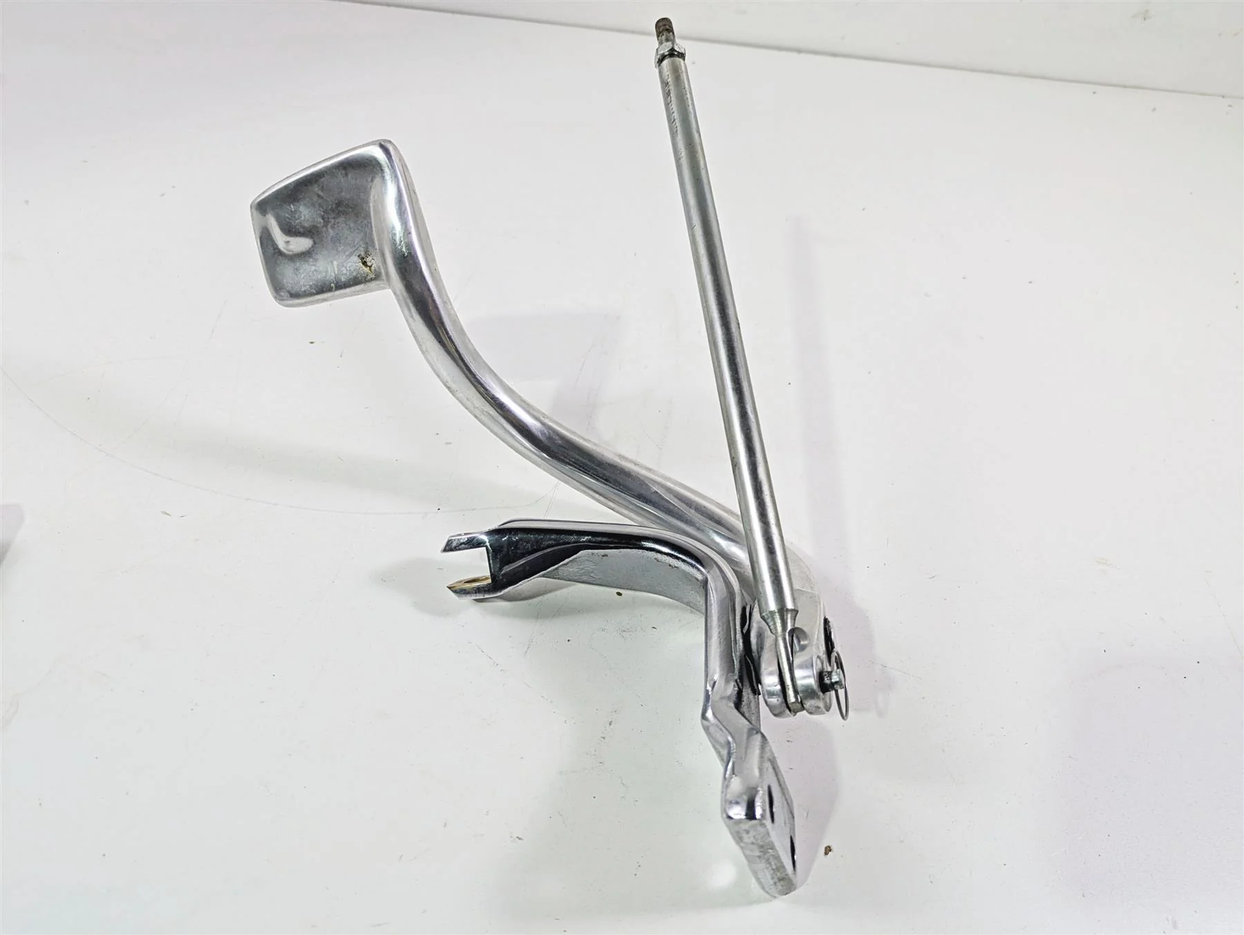 2009 Harley FXDC Dyna Super Glide Mid Foot Peg Mounts + Shifter & Brake Lever - Image 6