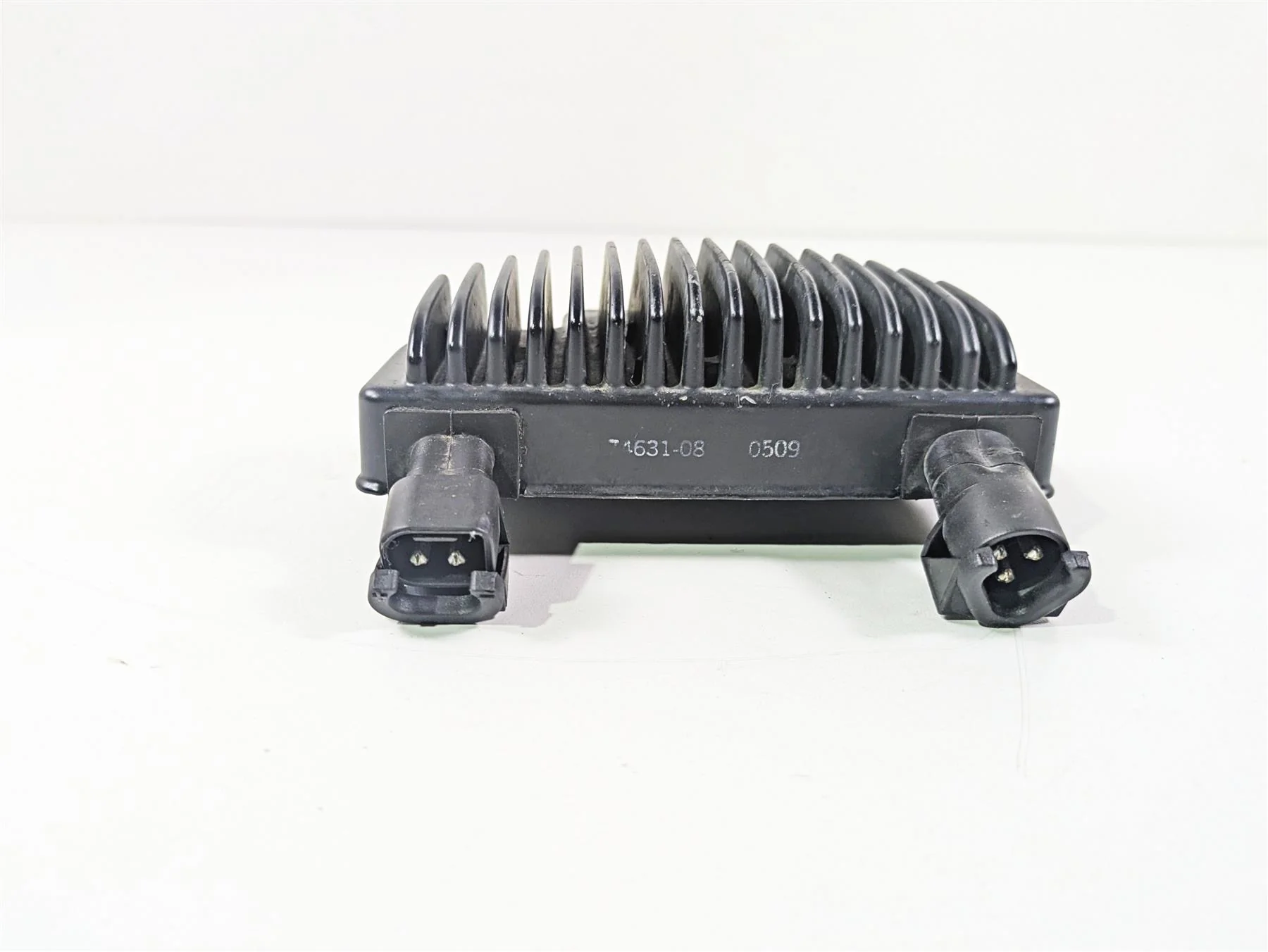 2009 Harley FXDC Dyna Super Glide Rectifier Voltage Regulator 74631-08A - Image 4