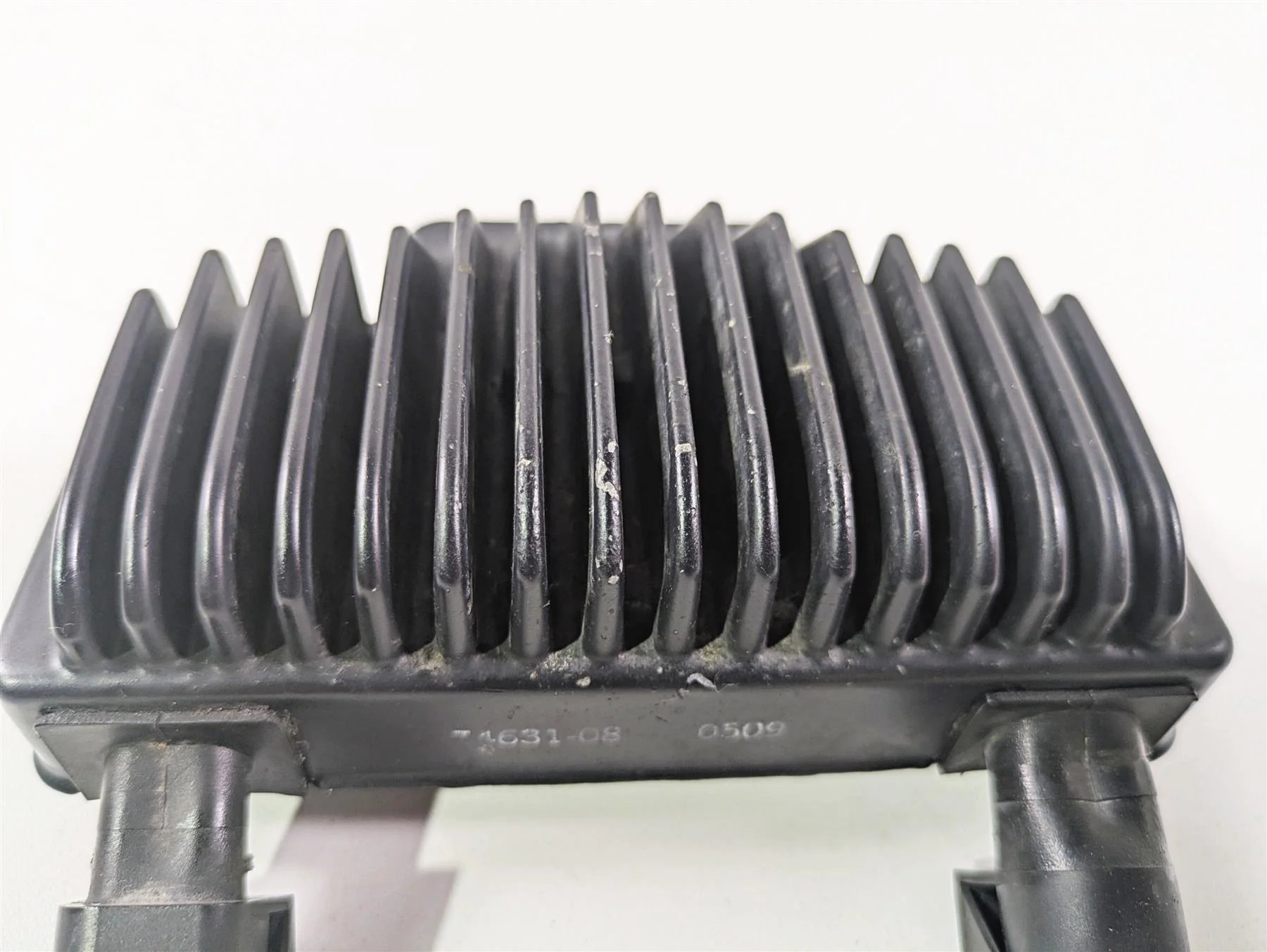 2009 Harley FXDC Dyna Super Glide Rectifier Voltage Regulator 74631-08A - Image 9
