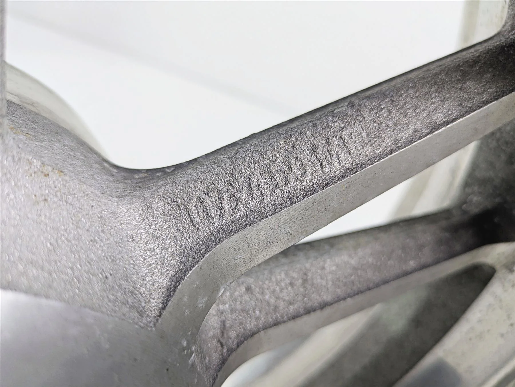 2009 Harley FXDC Dyna Super Glide Straight 17x4.5 Rear Wheel Mag Rim 40987-08 - Image 6