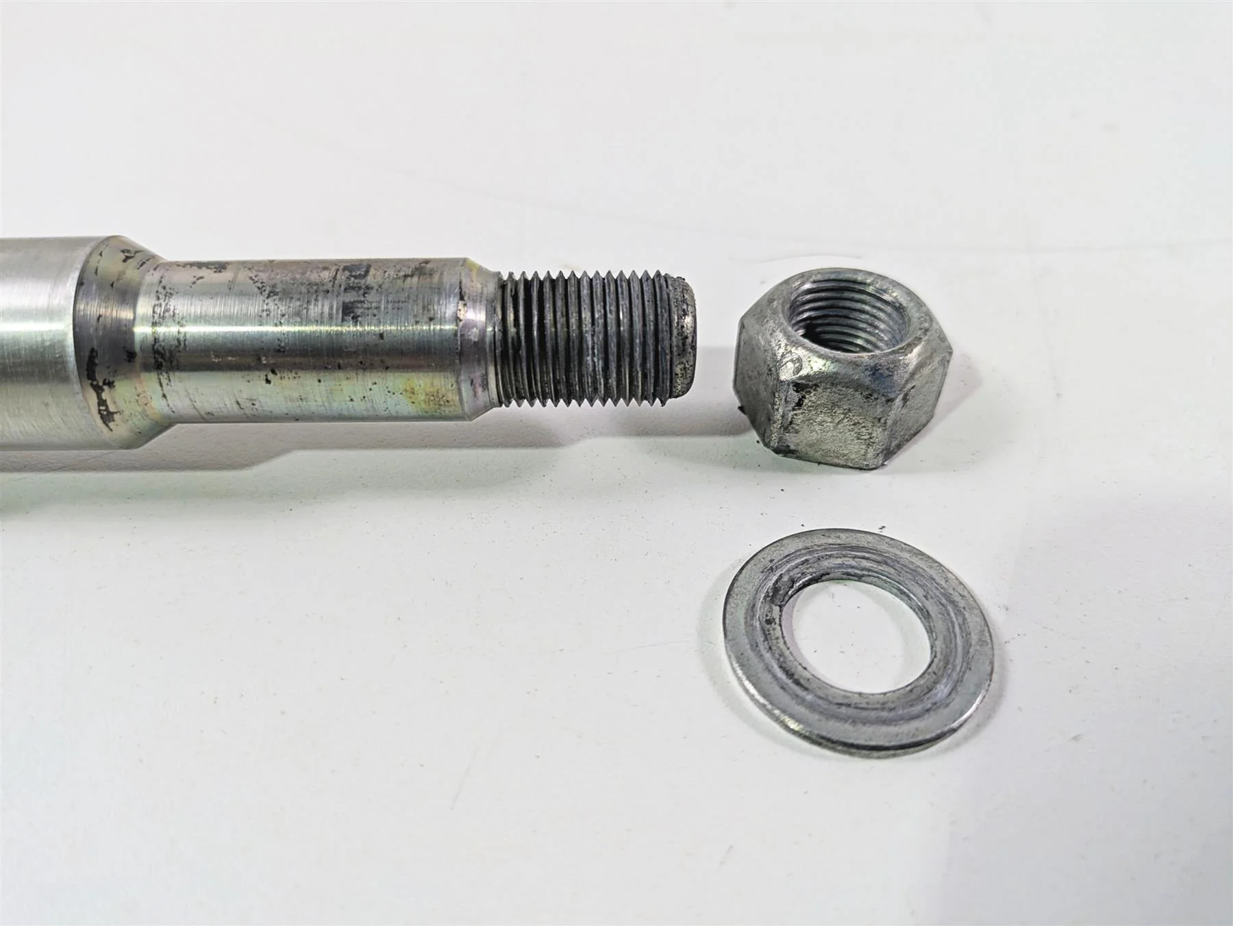 2009 Harley FXDC Dyna Super Glide Straight Front Axle Wheel Spindle 41628-08 - Image 6