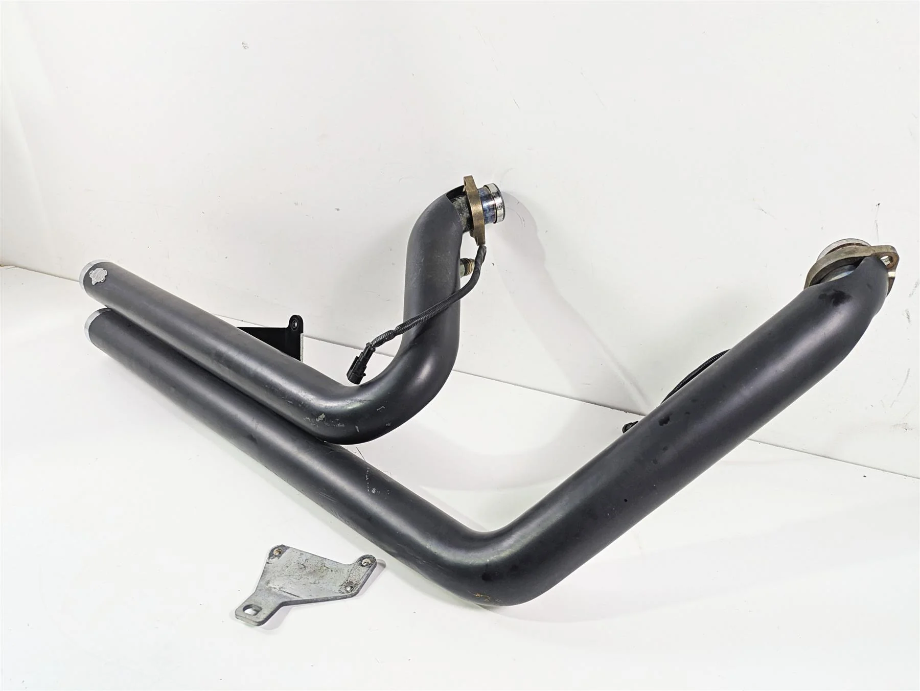 2009 Harley FXDC Dyna Super Glide Vance Hines Big Shots Exhaust System 47938 - Image 12