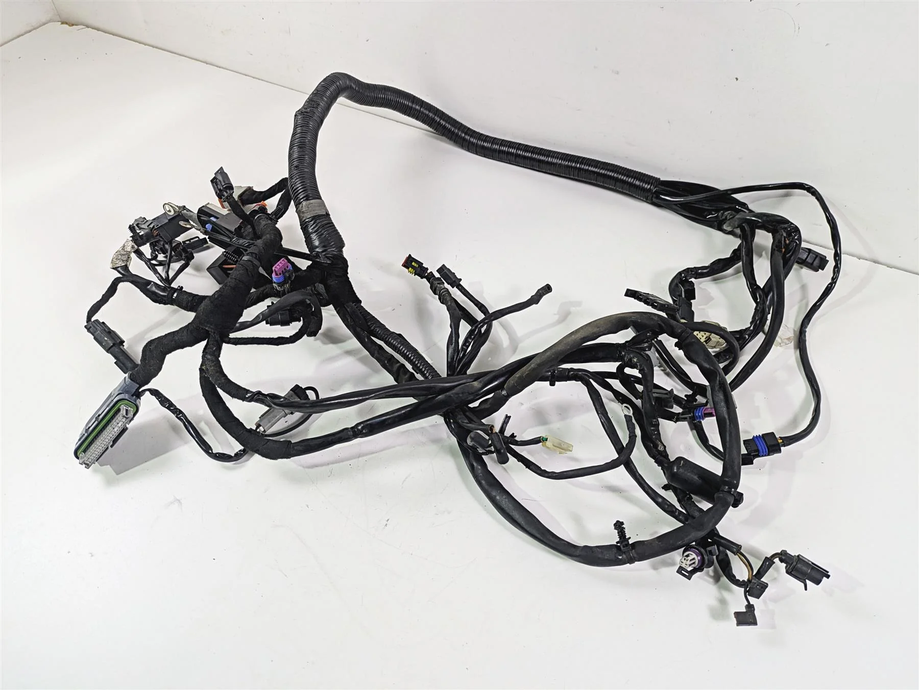 2009 Harley FXDC Dyna Super Glide Wiring Harness Loom 69602-08 - Image 9