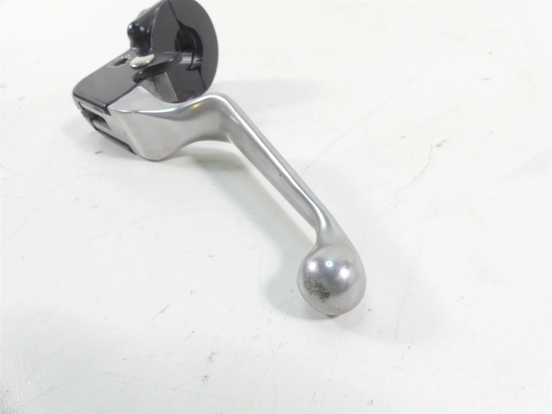 2009 Harley FXDF Dyna Fat Bob Clutch Perch & Lever 38608-96 - Image 7