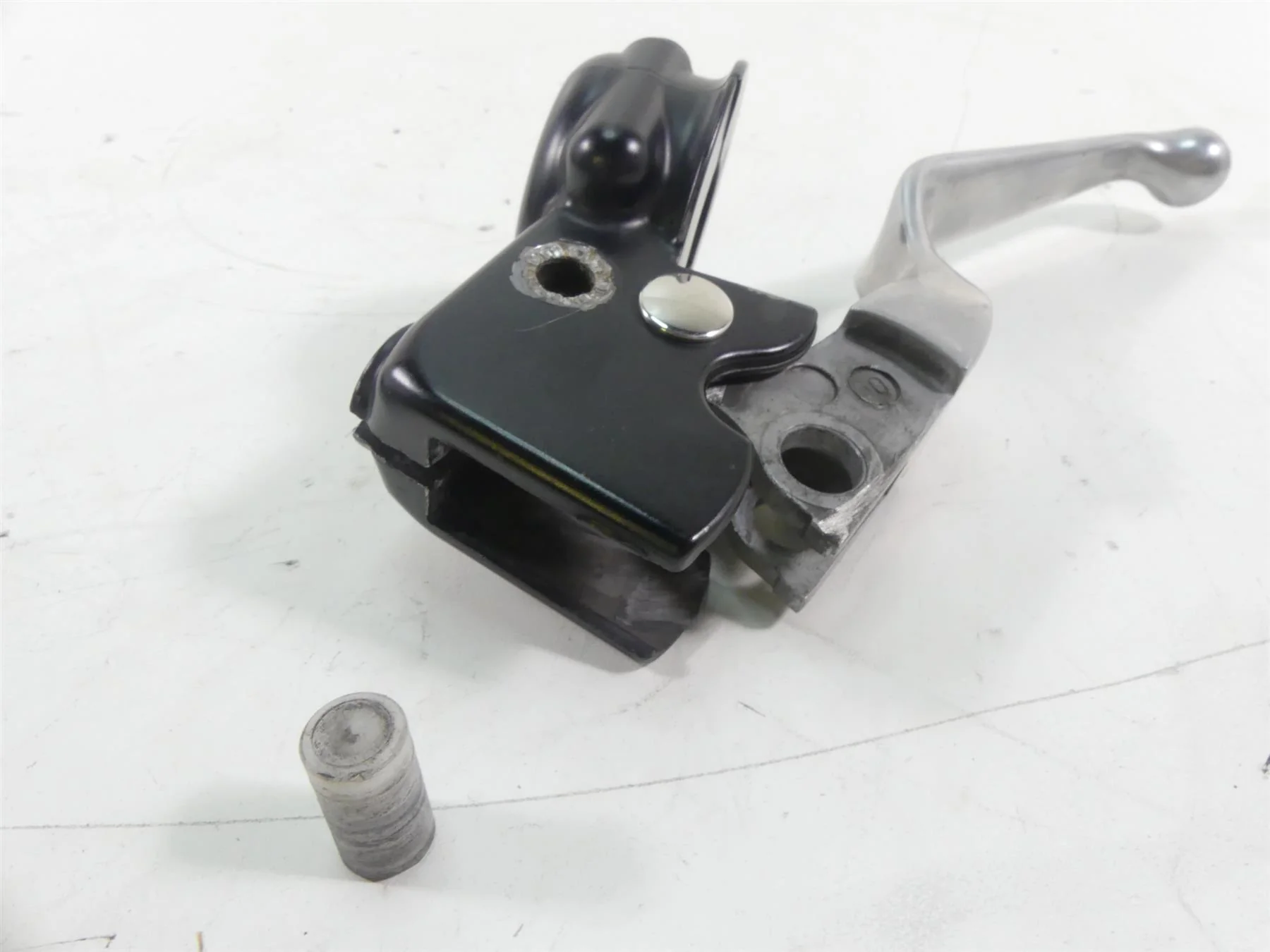 2009 Harley FXDF Dyna Fat Bob Clutch Perch & Lever 38608-96 - Image 8