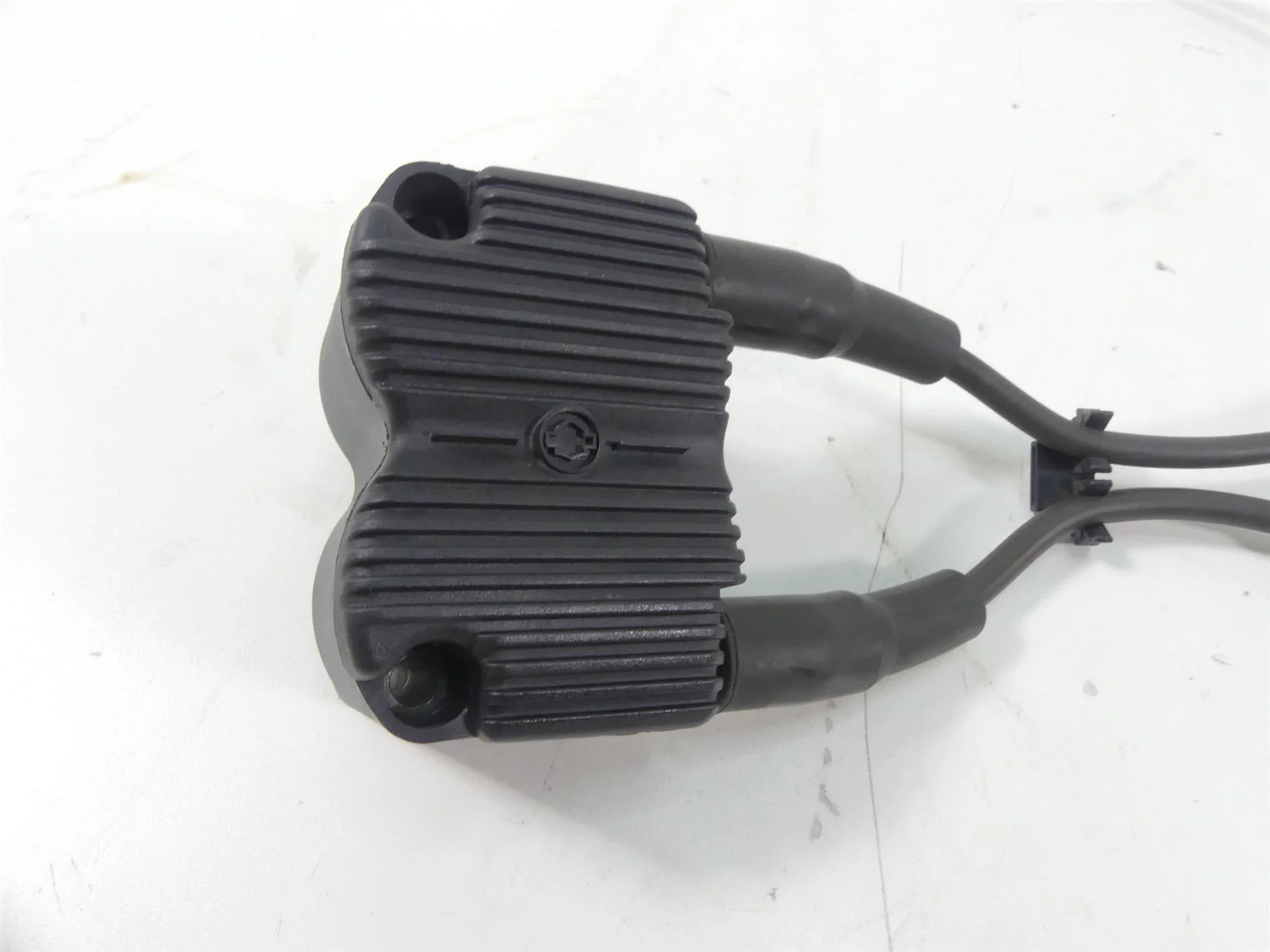 2009 Harley FXDF Dyna Fat Bob Delphi Ignition Coils Coil Set 31743-01 - Image 2