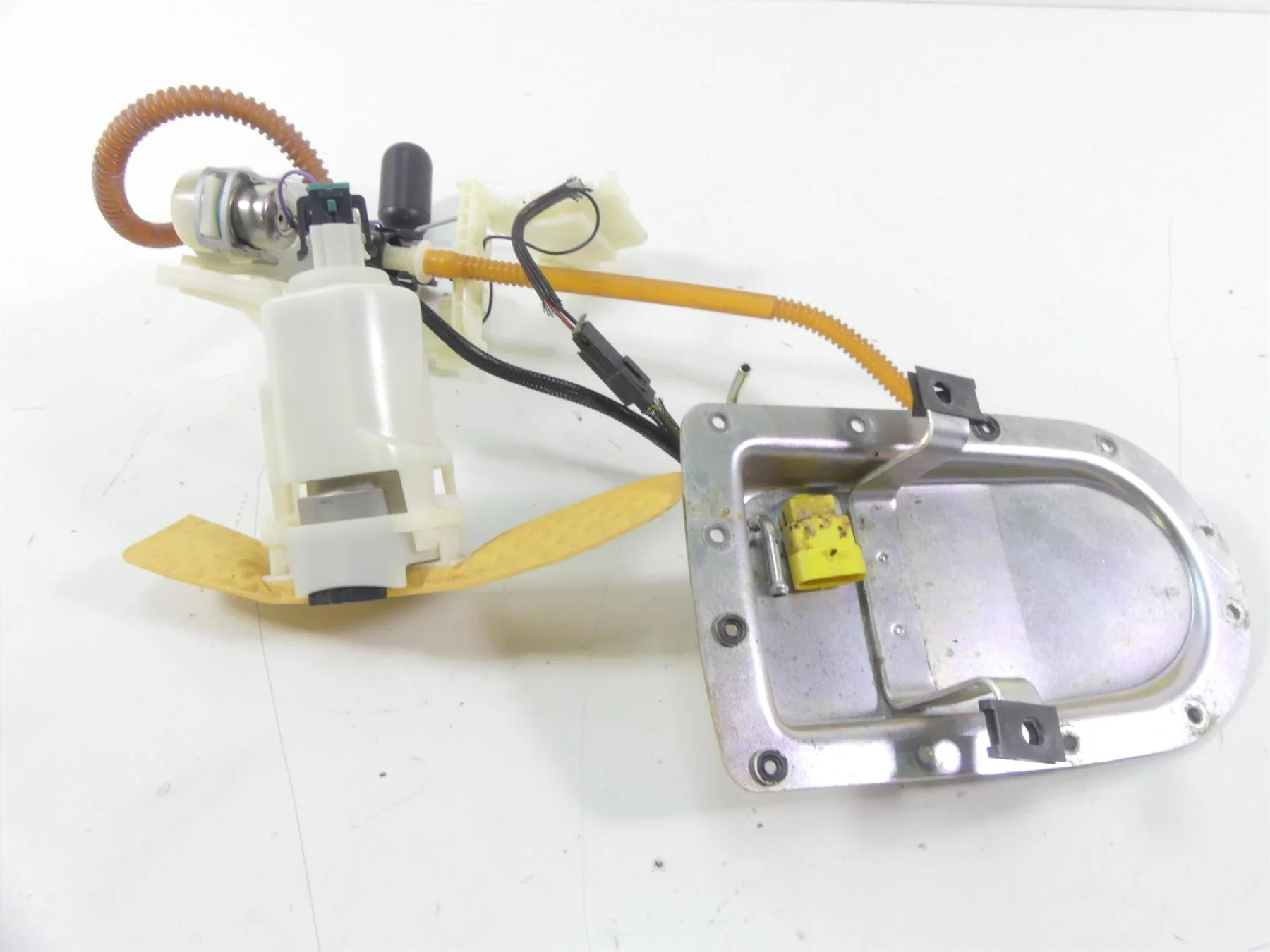 2009 Harley FXDF Dyna Fat Bob Fuel Gas Petrol Pump + Level Sender 75218-04D - Image 3