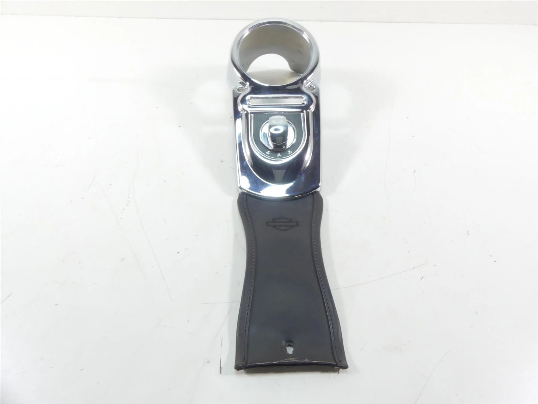 2009 Harley FXDF Dyna Fat Bob Fuel Tank Dash Cover + Ign Switch - Read 71211-04A - Image 2