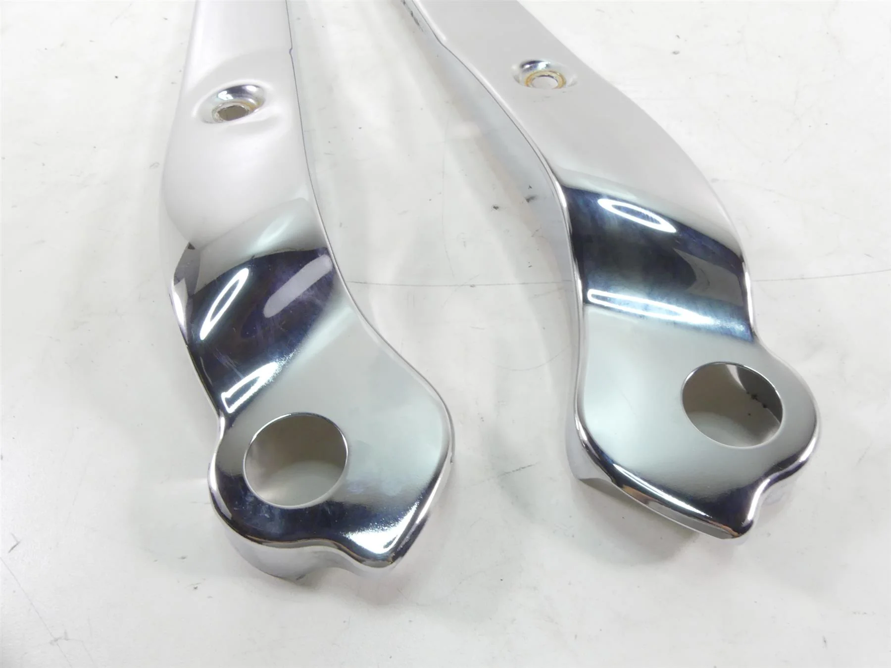 2009 Harley FXDF Dyna Fat Bob Rear Chrome Fender Struts Braces 59281-08 59410-08 - Image 2