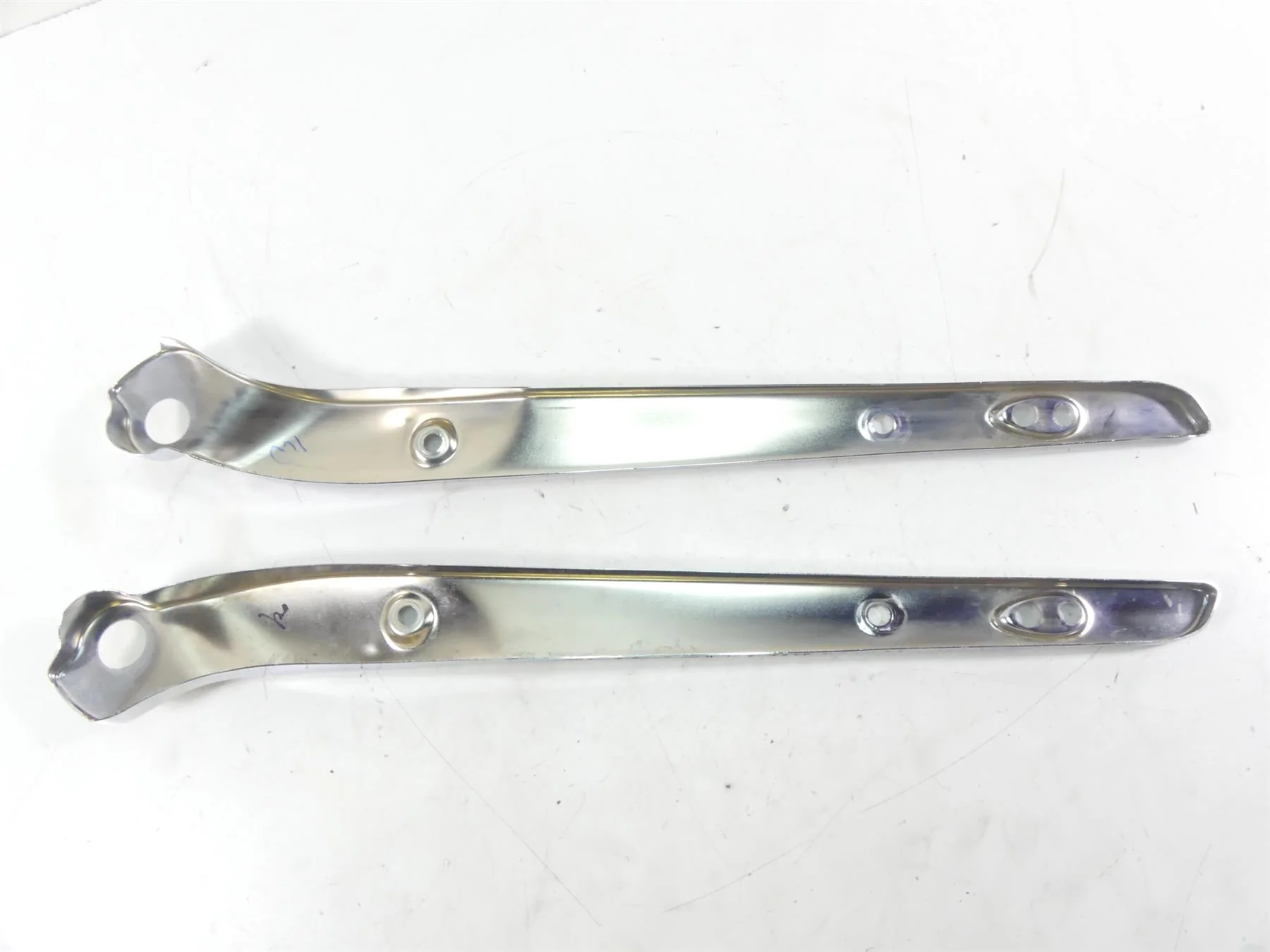 2009 Harley FXDF Dyna Fat Bob Rear Chrome Fender Struts Braces 59281-08 59410-08 - Image 6