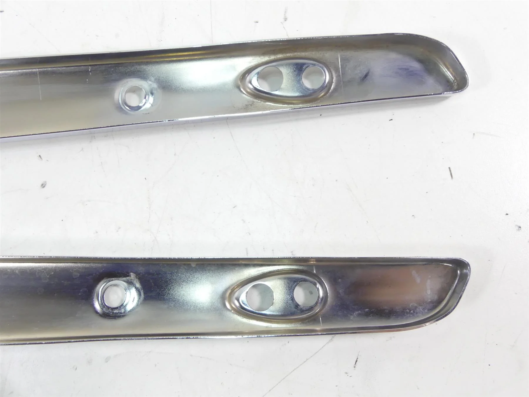 2009 Harley FXDF Dyna Fat Bob Rear Chrome Fender Struts Braces 59281-08 59410-08 - Image 7