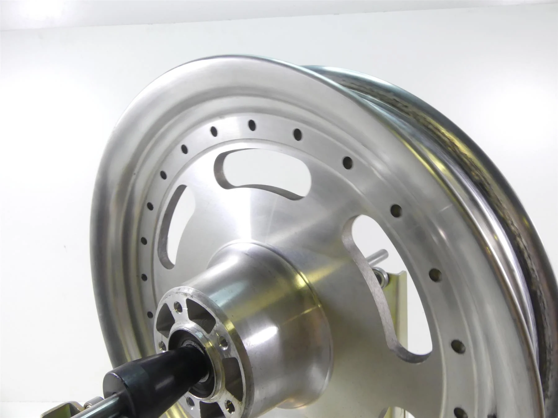 2009 Harley FXDF Dyna Fat Bob Straight Front Slot Wheel Rim 16x3 43300172 - Image 11