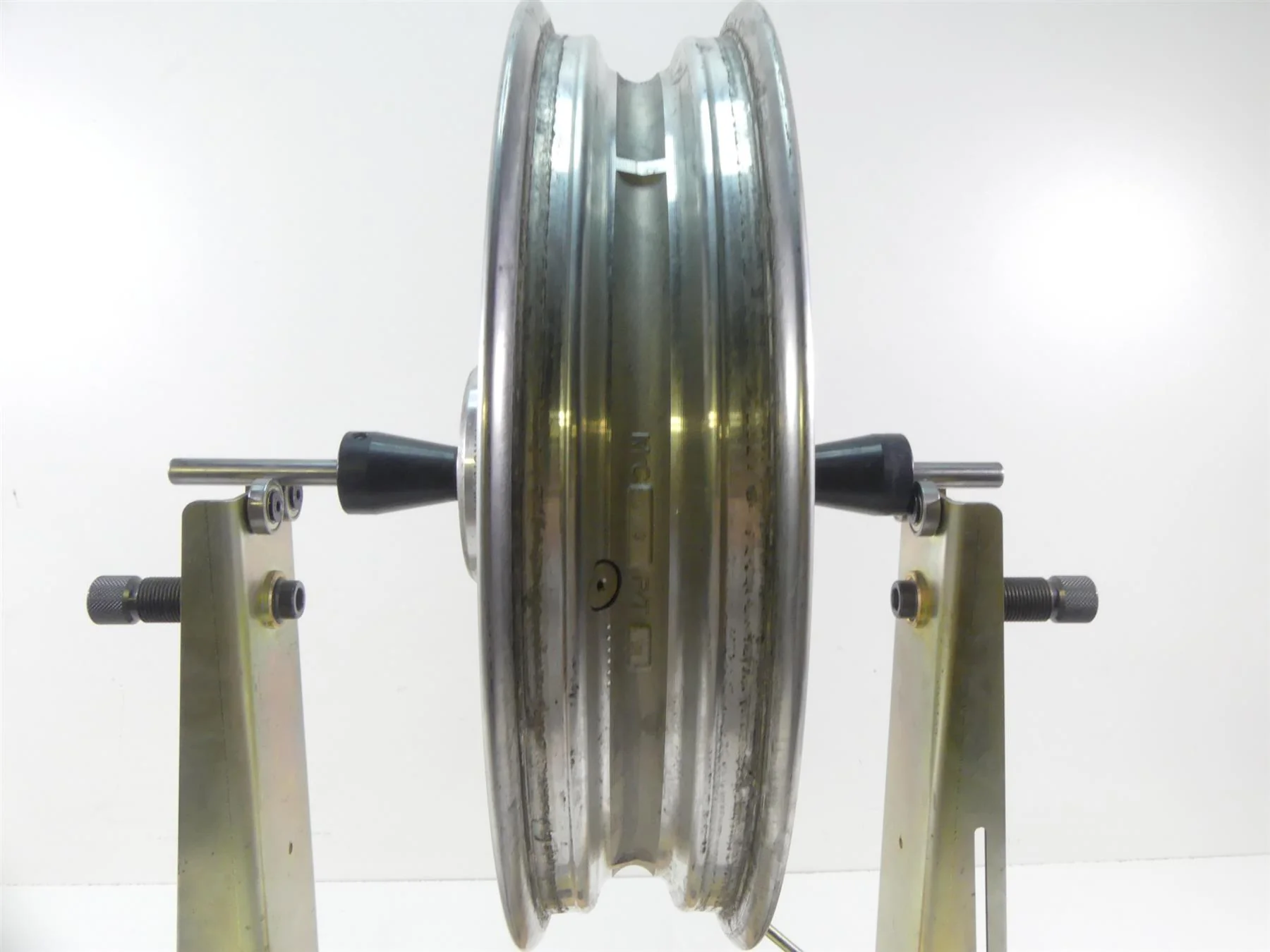 2009 Harley FXDF Dyna Fat Bob Straight Front Slot Wheel Rim 16x3 43300172 - Image 5