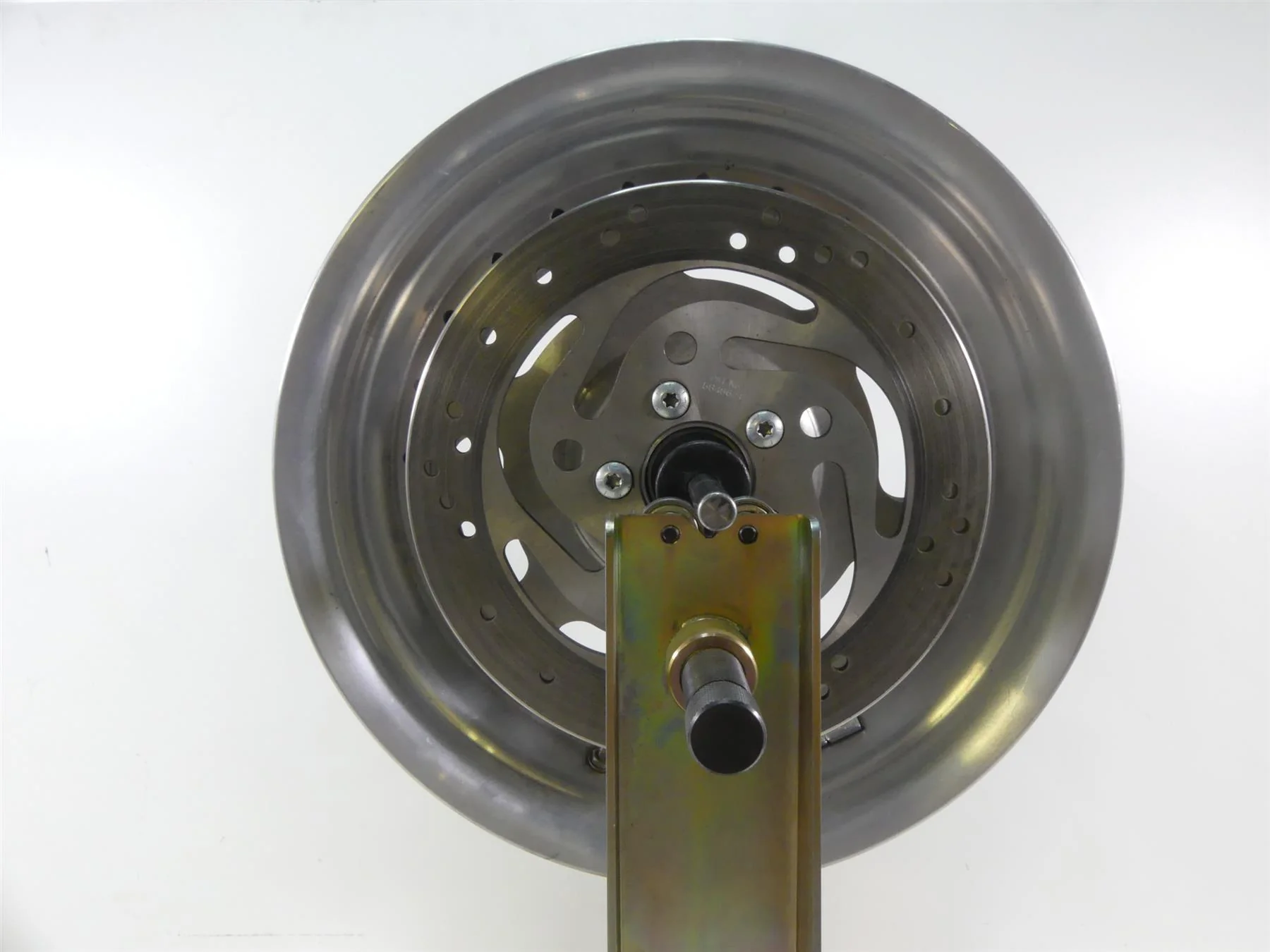 2009 Harley FXDF Dyna Fat Bob Straight Rear Slot Wheel Rim 16x5 40900179 - Image 2