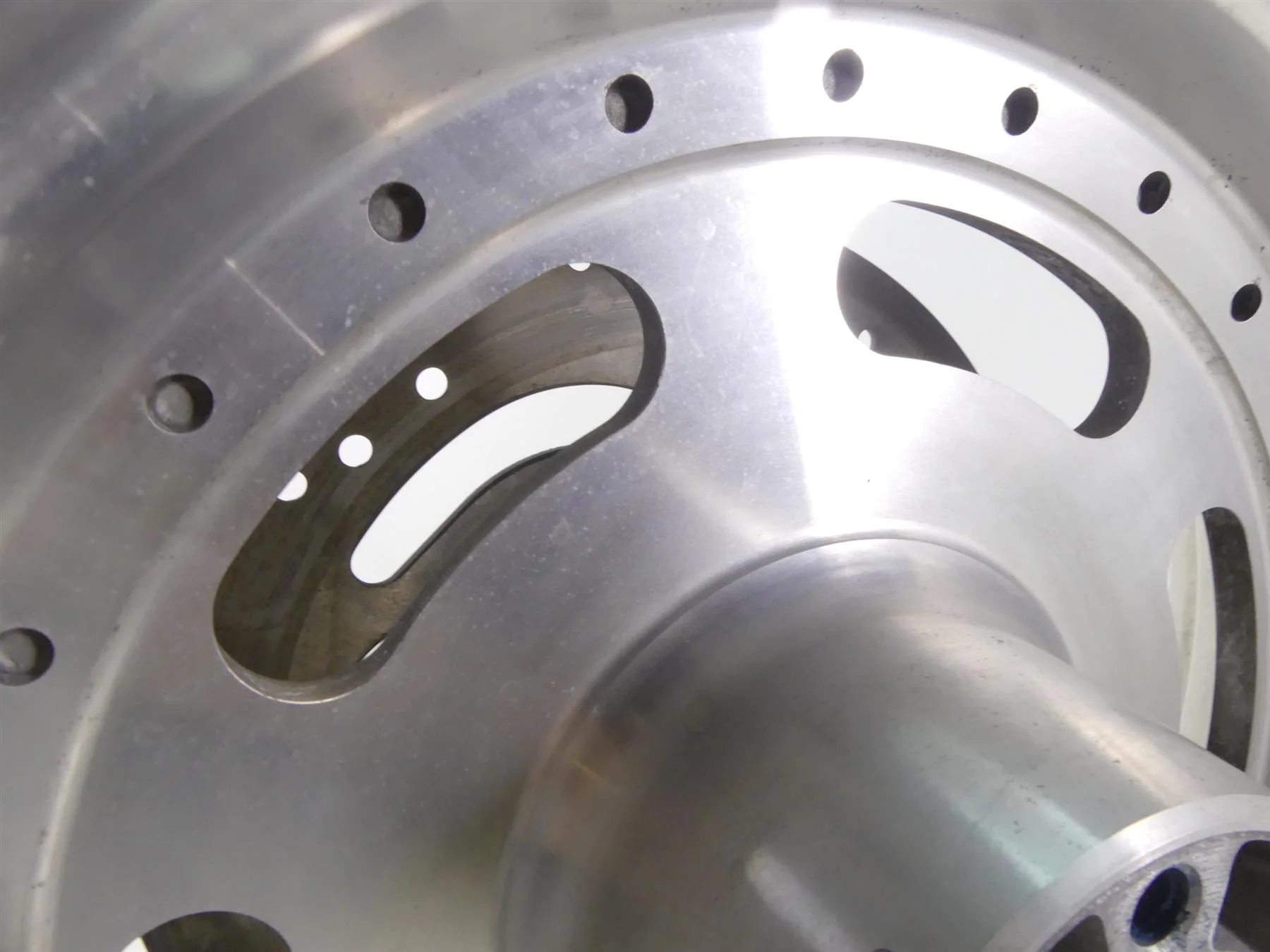 2009 Harley FXDF Dyna Fat Bob Straight Rear Slot Wheel Rim 16x5 40900179 - Image 9