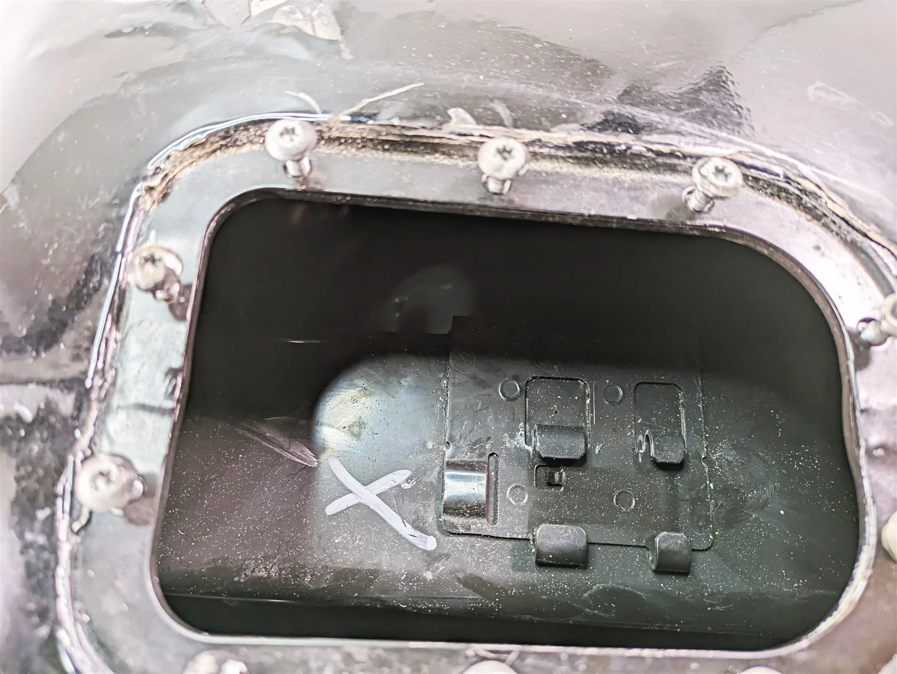 2009 Harley Softail FLSTSB Cross Bones Fuel Gas Petrol Tank -Read 61000800 - Image 8