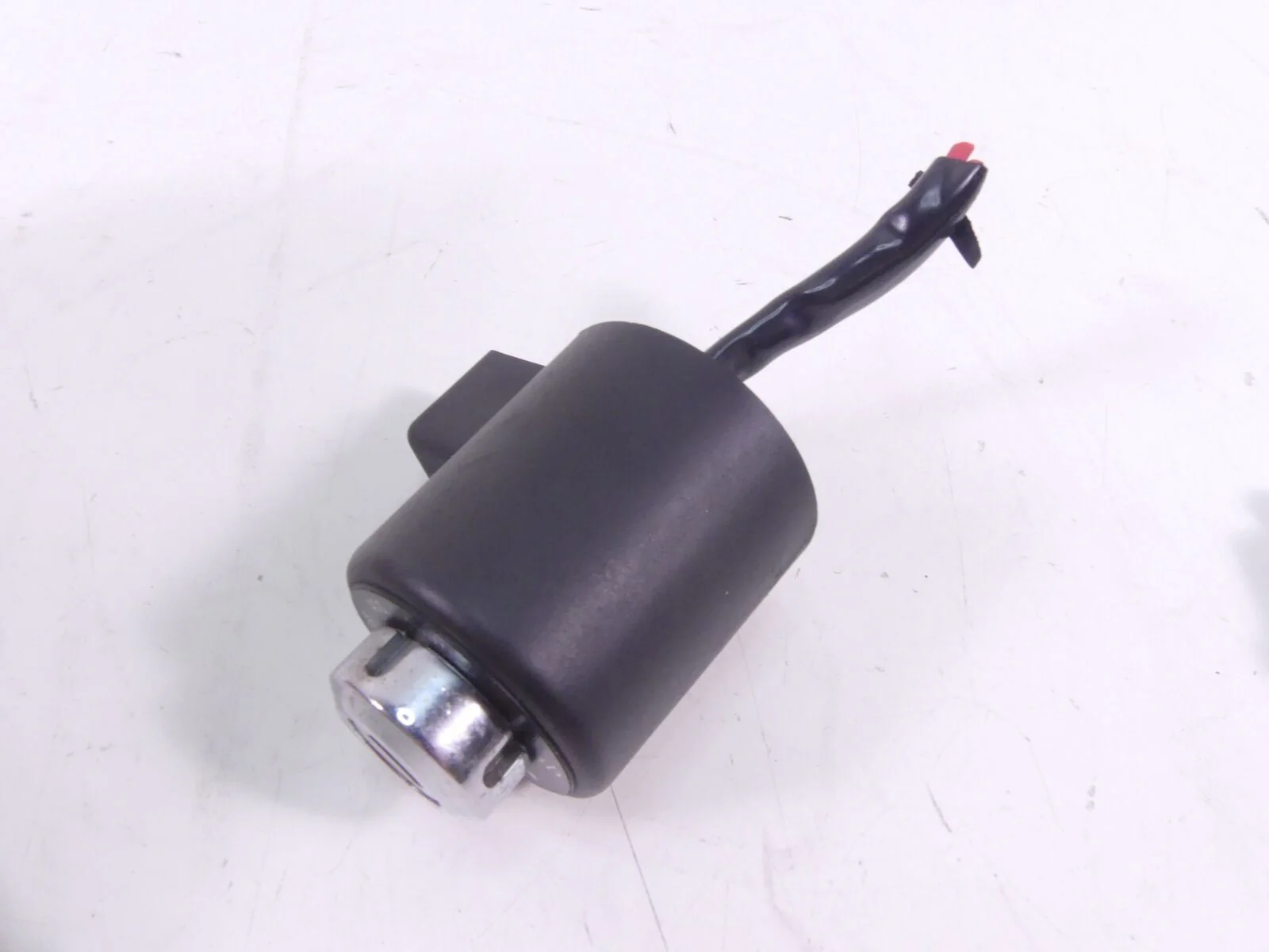 2009 Harley Sportster XR1200 Ignition Switch Steering Lock Key 48154-05 - Image 2