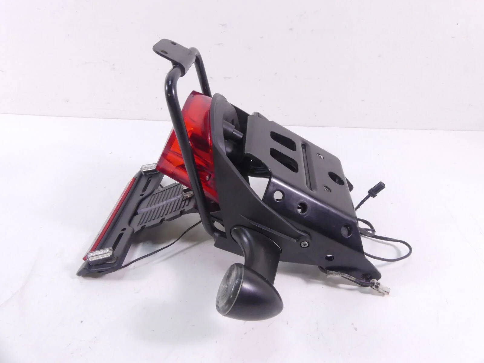 2009 Harley Sportster XR1200 Rear Taillight LED Blinker Plate Holder Set 68257-0 - Image 2