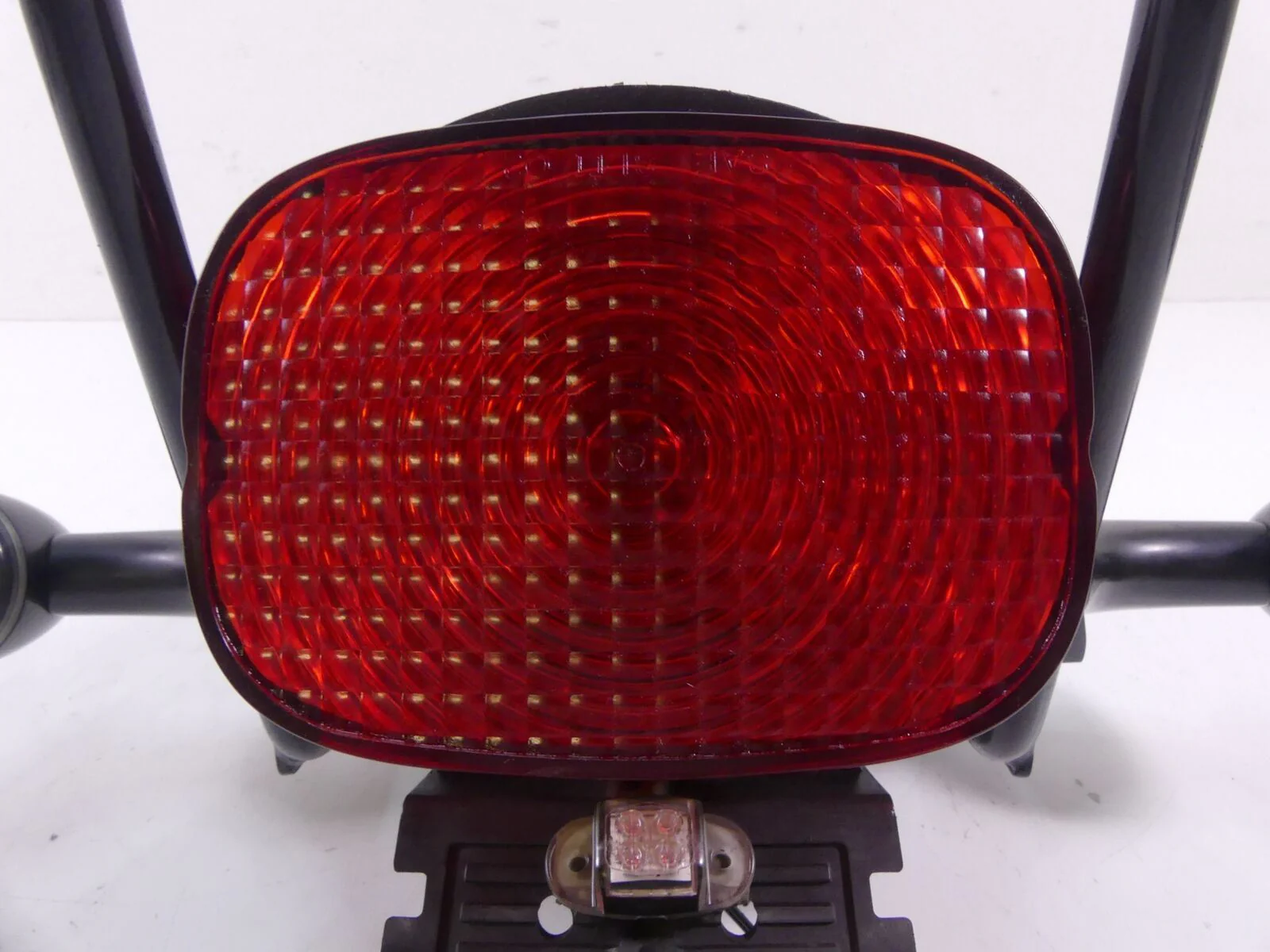 2009 Harley Sportster XR1200 Rear Taillight LED Blinker Plate Holder Set 68257-0 - Image 6