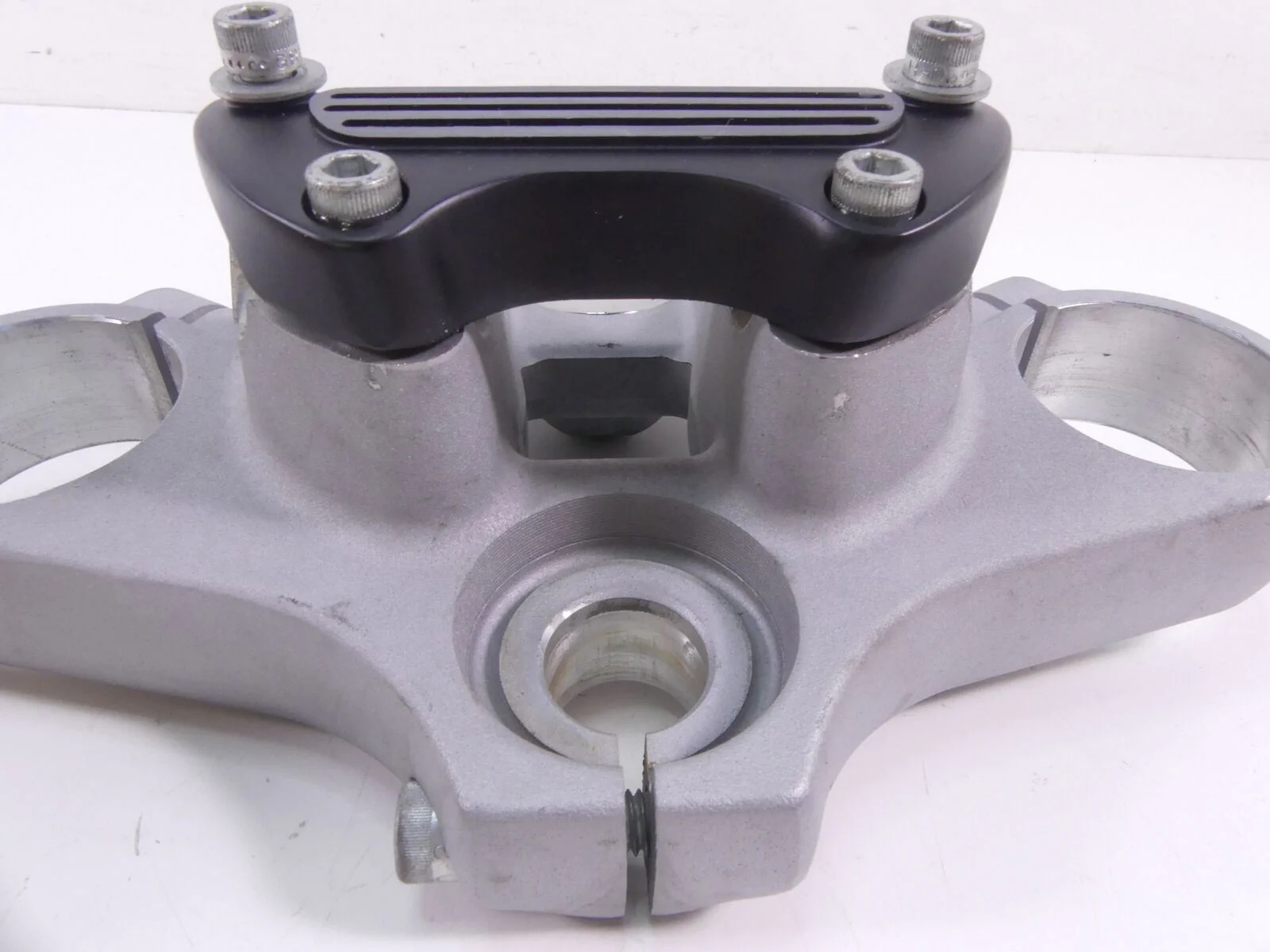 2009 Harley Sportster XR1200 Upper Triple Tree Steering Clamp 43mm 46028-08 - Image 8