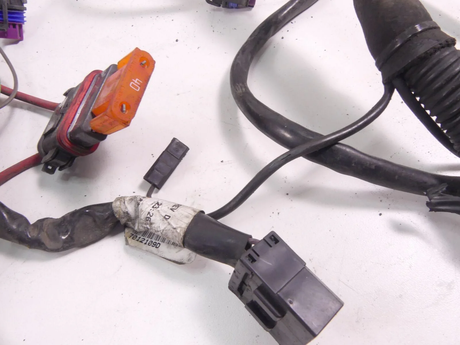 2009 Harley Touring FLHTCU Electra Glide ABS Main Wiring Harness  70121-09 - Image 5