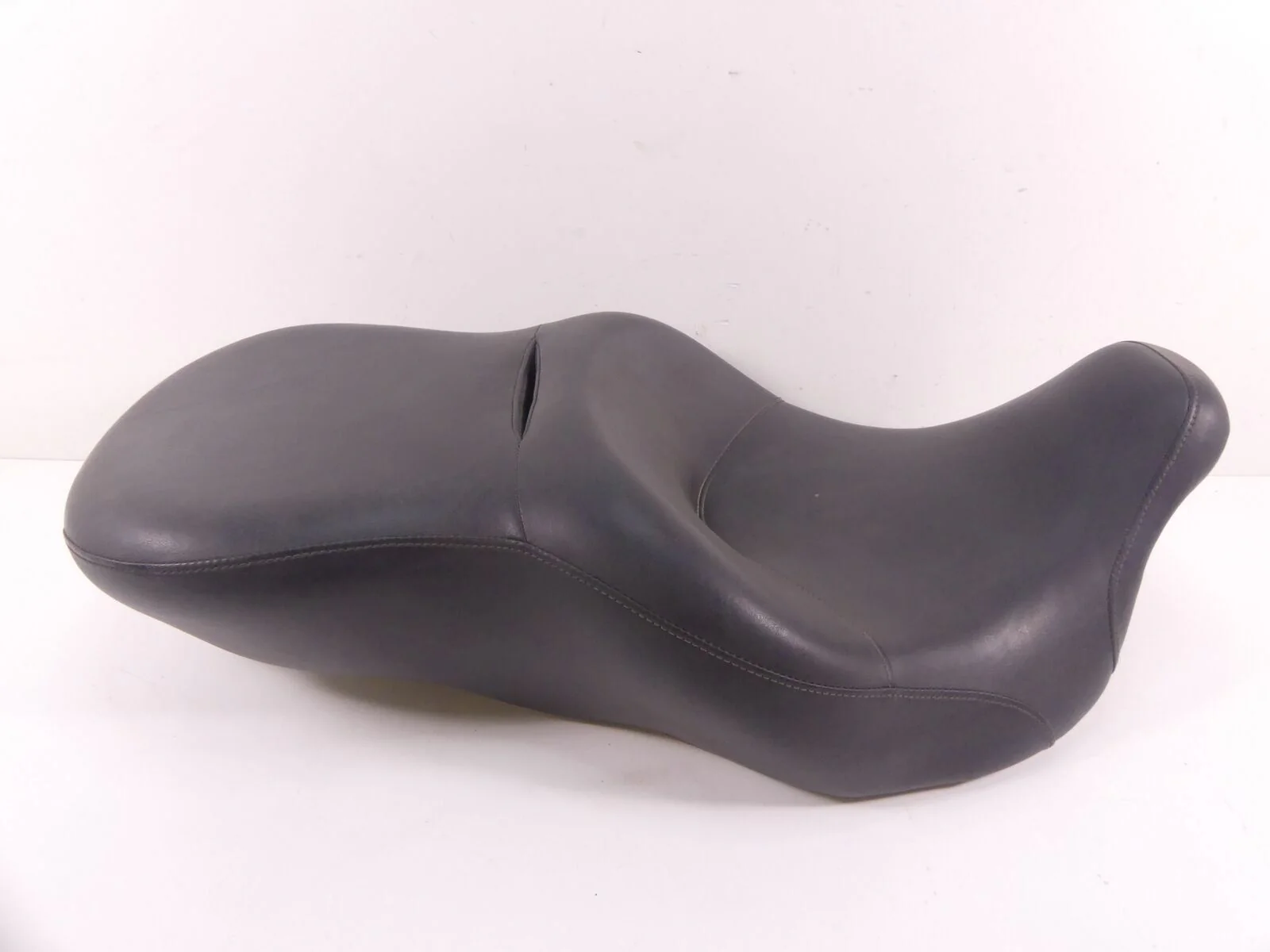 2009 Harley Touring FLHTCU Electra Glide Dual Driver Seat Saddle Low 52164-09B - Image 3