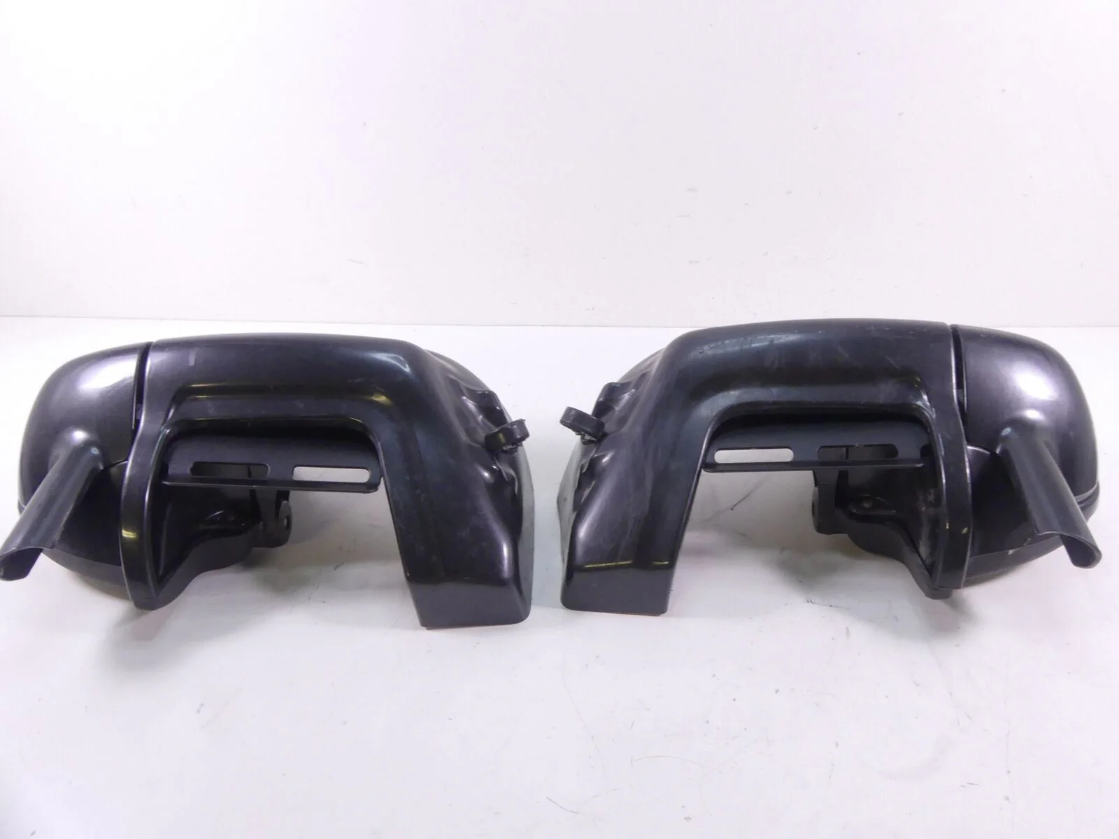 2009 Harley Touring FLHTCU Electra Glide Lower Leg Fairing Cover Set 58816-05A - Image 10