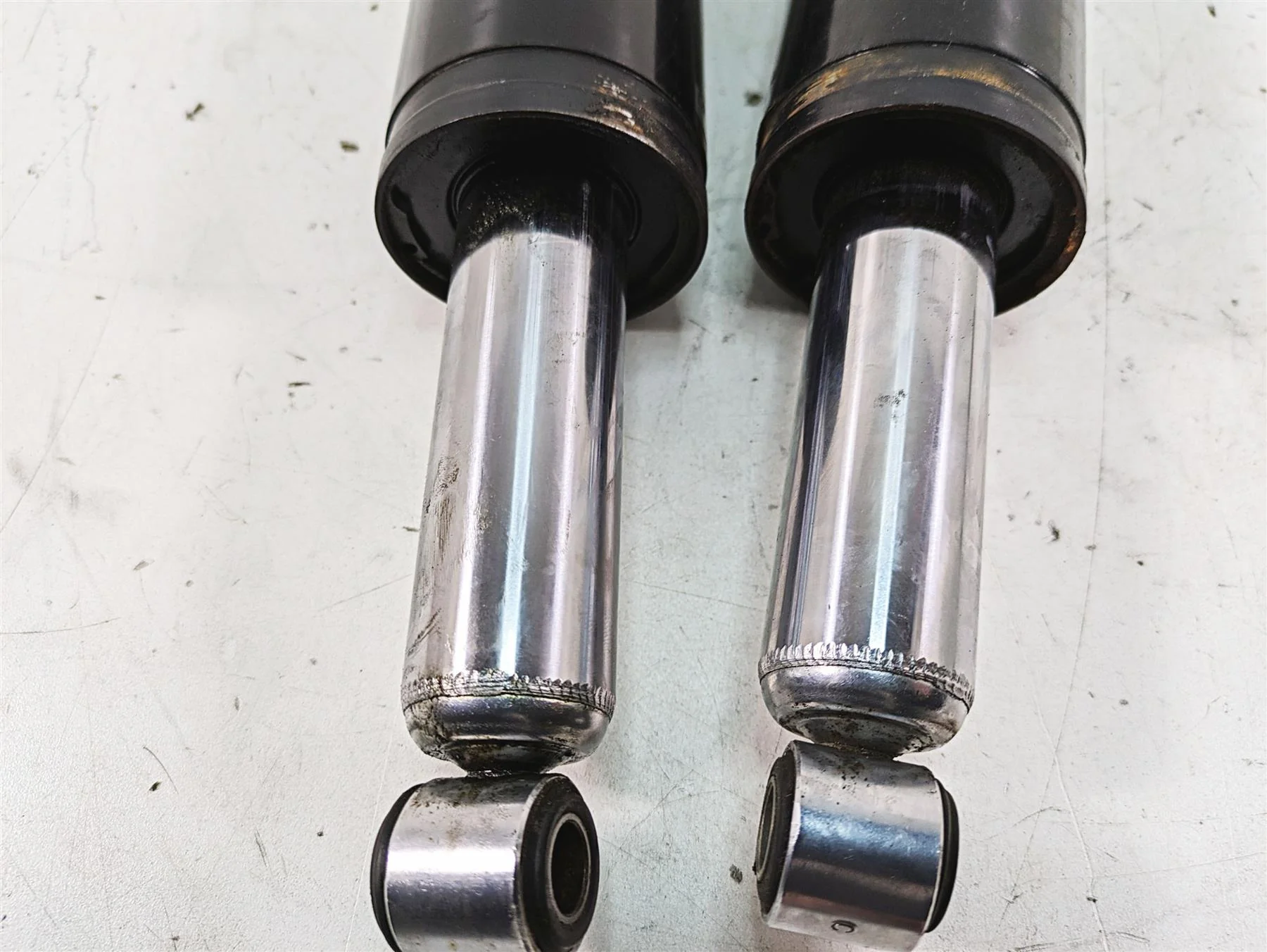 2009 Harley Touring FLHTCU Electra Glide Rear Air Shock Damper Set READ 54565-97 - Image 10