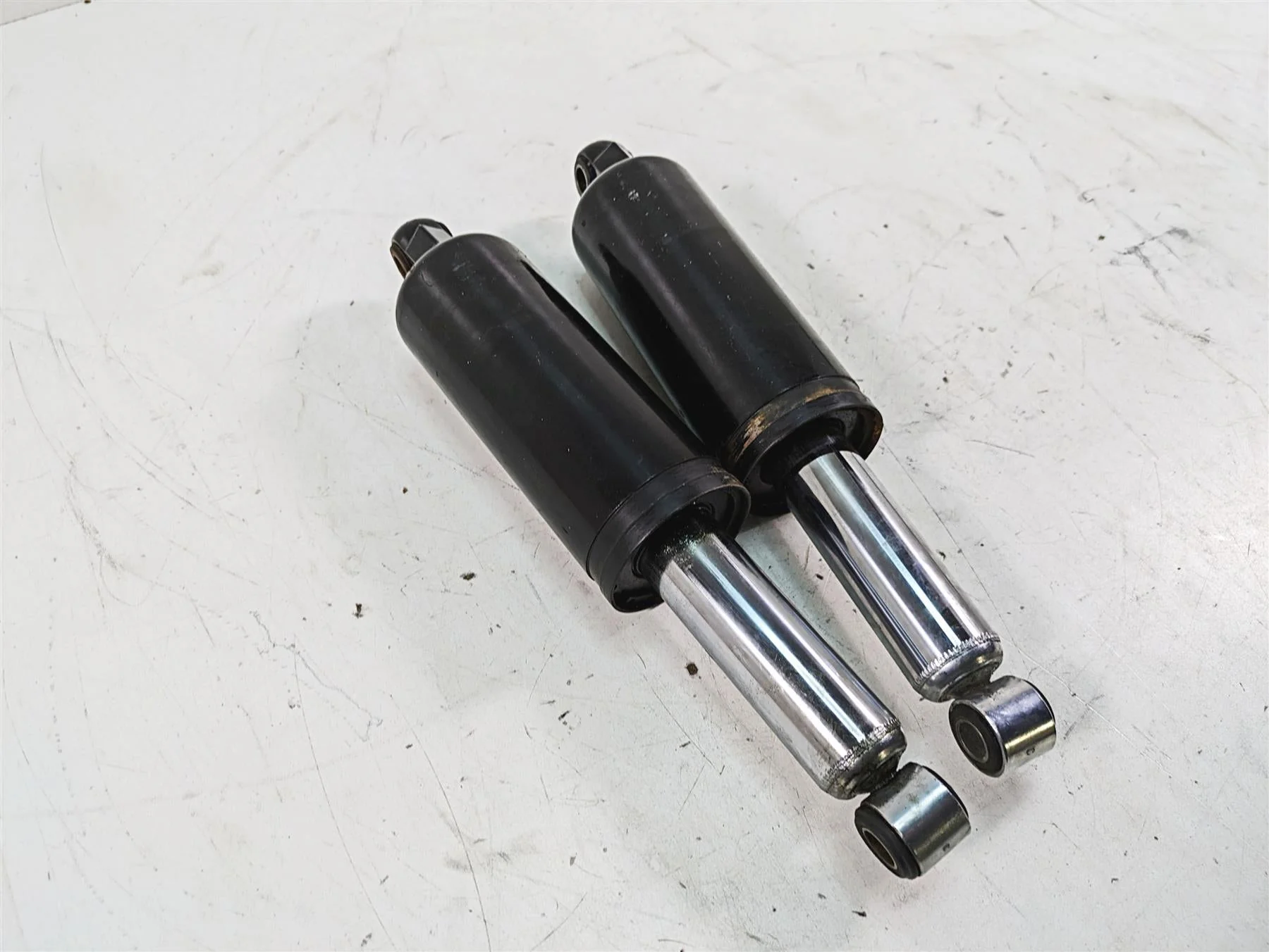 2009 Harley Touring FLHTCU Electra Glide Rear Air Shock Damper Set READ 54565-97 - Image 12