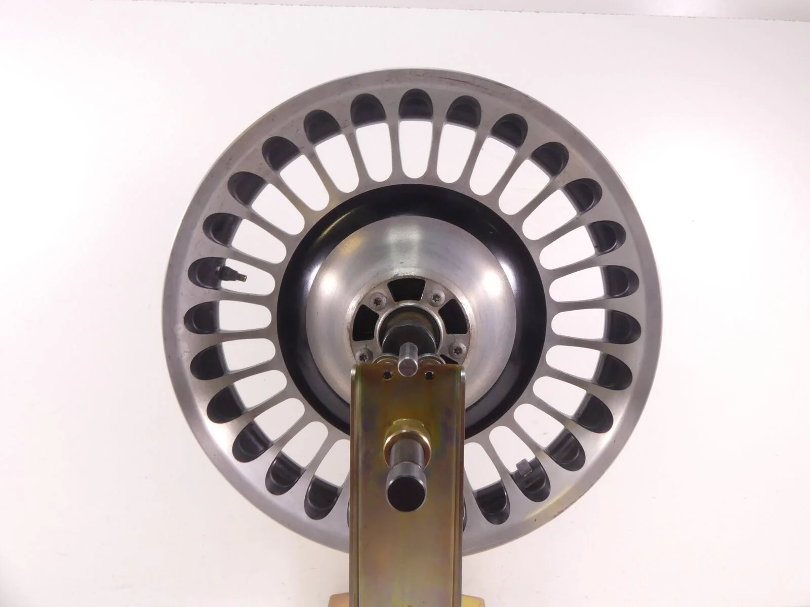 2009 Harley Touring FLHTCU Electra Glide Straight Front Cast Wheel 17x3 43300161 - Image 4