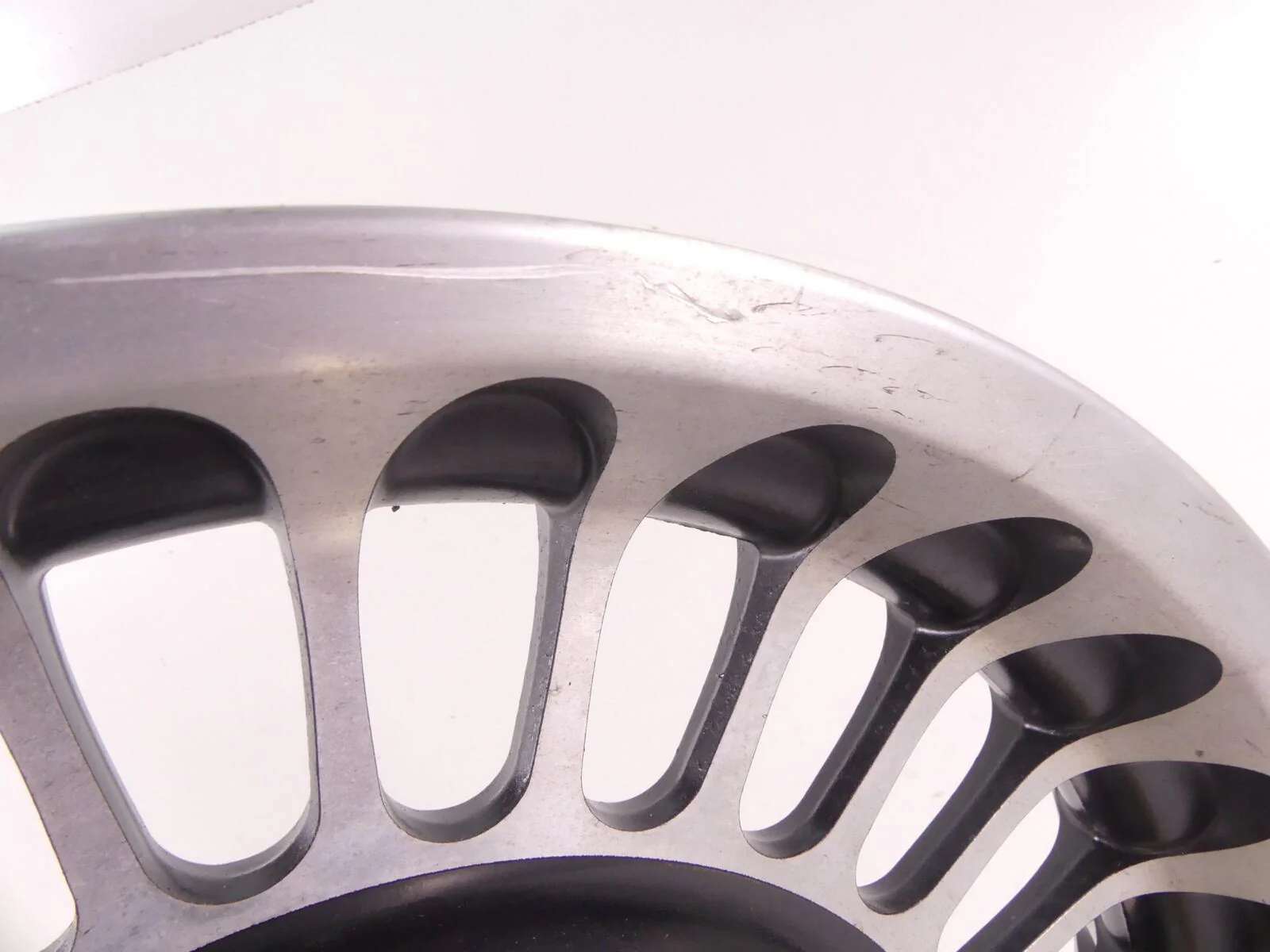 2009 Harley Touring FLHTCU Electra Glide Straight Front Cast Wheel 17x3 43300161 - Image 6