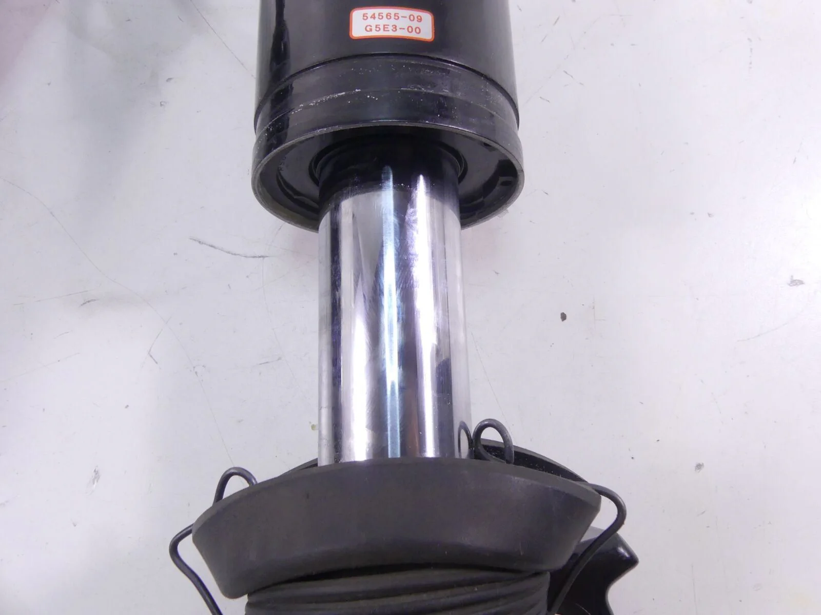 2009 Harley Touring FLHTCU Electra Glide Straight Rear 13" Shock Set 54565-09 - Image 11
