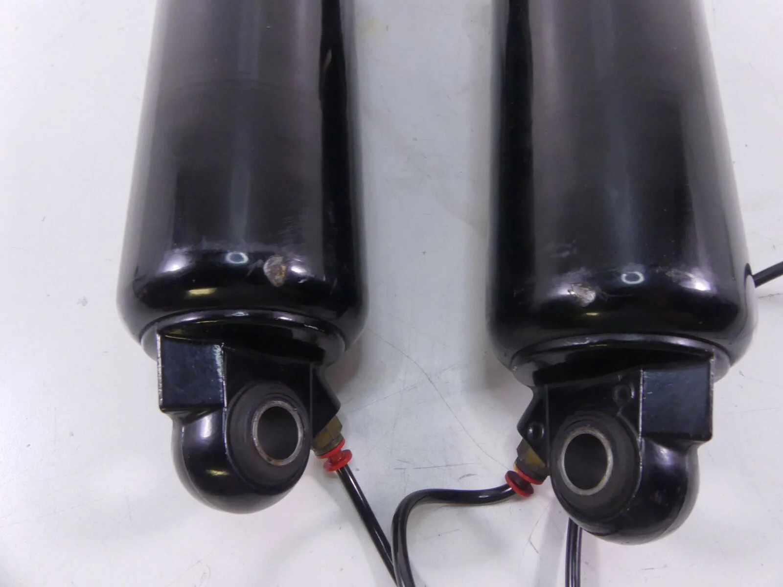 2009 Harley Touring FLHTCU Electra Glide Straight Rear 13" Shock Set 54565-09 - Image 3
