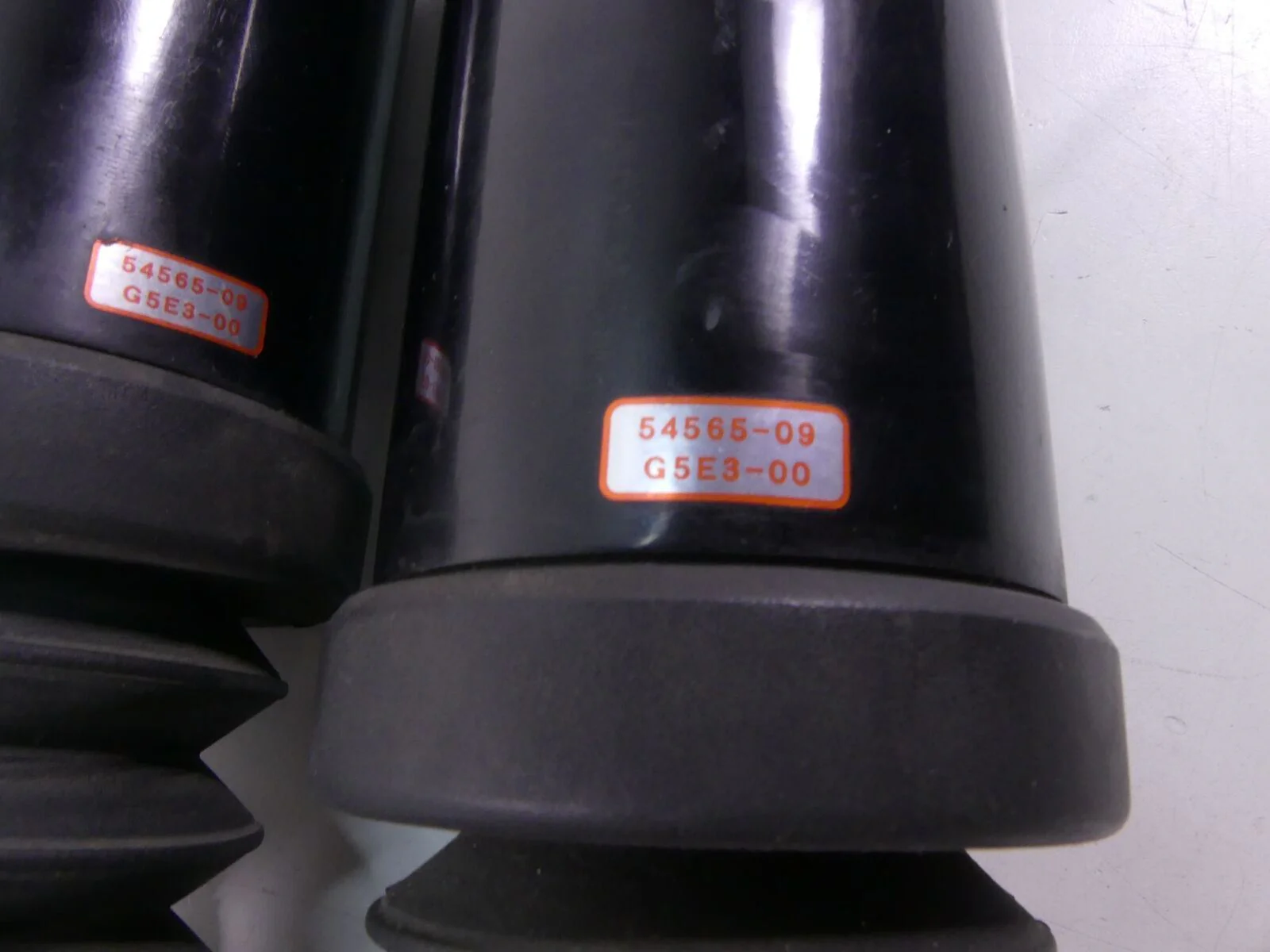 2009 Harley Touring FLHTCU Electra Glide Straight Rear 13" Shock Set 54565-09 - Image 7