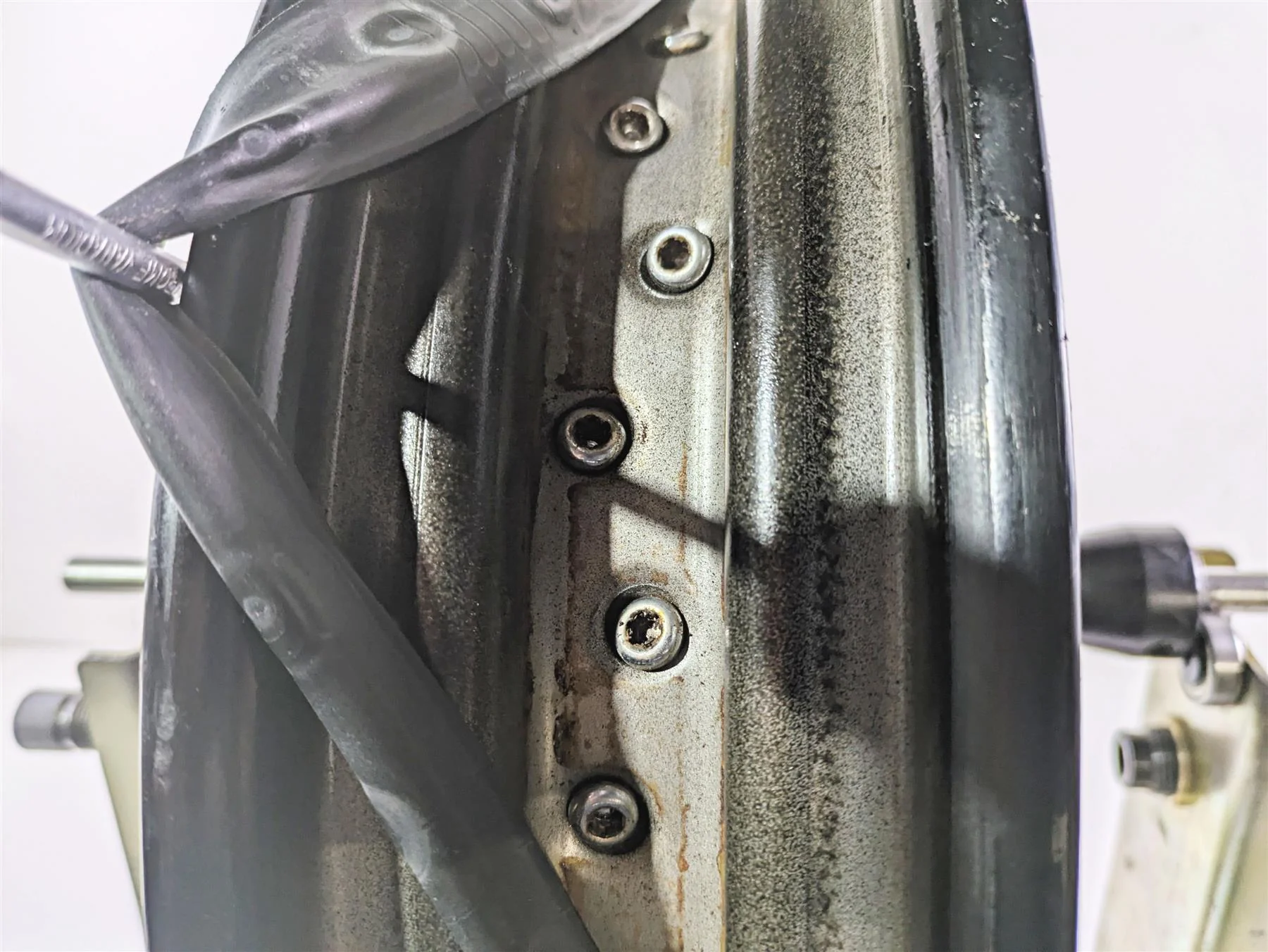 2009 Harley Touring FLHX Street Glide 16x3 Front Wheel Rim - Runout 44609-09 - Image 12