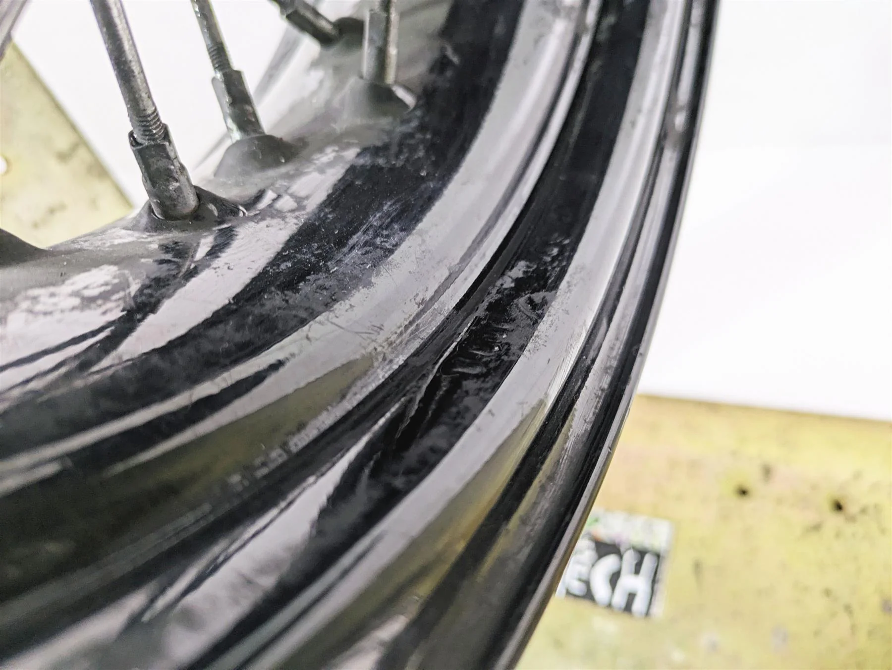 2009 Harley Touring FLHX Street Glide 16x5 Rear Wheel Rim - Runout 44606-09A - Image 4