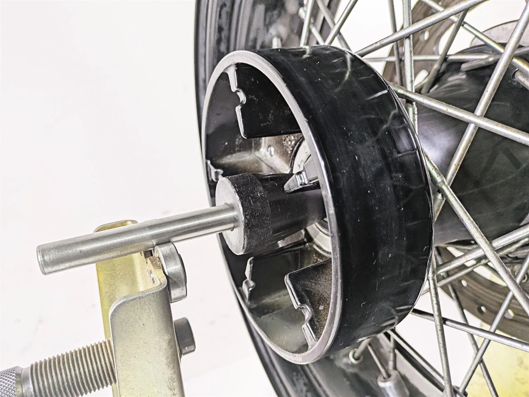2009 Harley Touring FLHX Street Glide 16x5 Rear Wheel Rim - Runout 44606-09A - Image 9