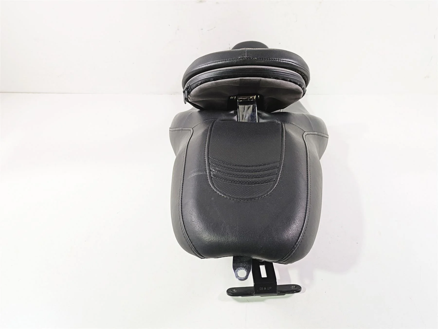 2009 Harley Touring FLHX Street Glide Dual Rider Seat Saddle + Backrest 52320-09 - Image 4