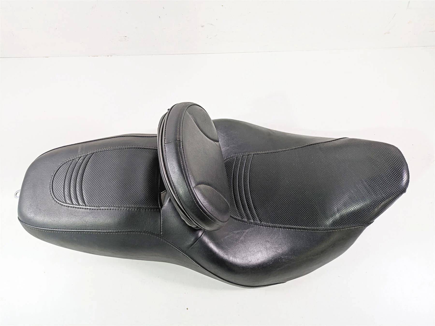 2009 Harley Touring FLHX Street Glide Dual Rider Seat Saddle + Backrest 52320-09 - Image 5