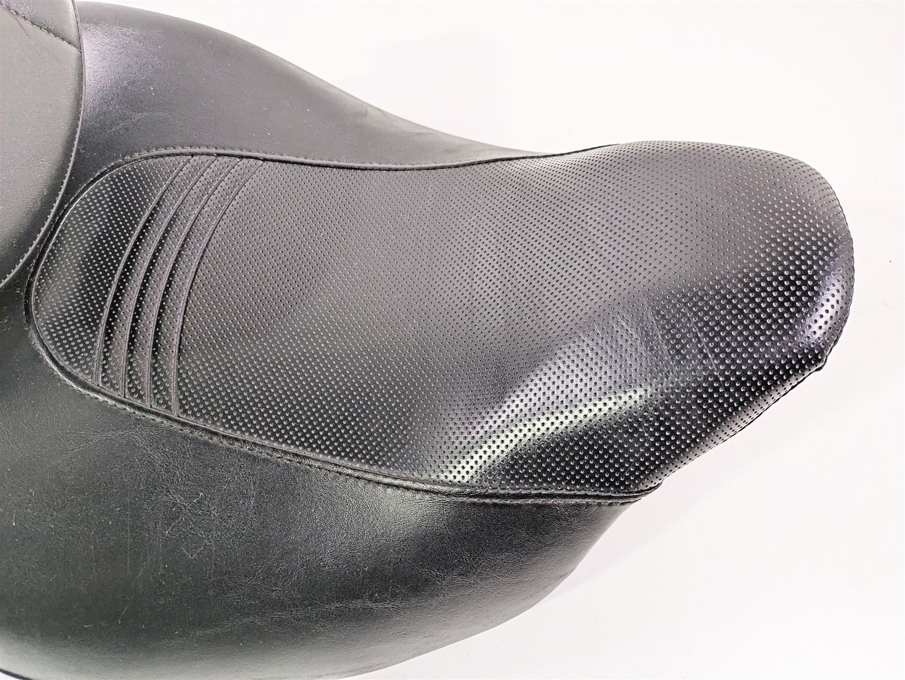 2009 Harley Touring FLHX Street Glide Dual Rider Seat Saddle + Backrest 52320-09 - Image 6
