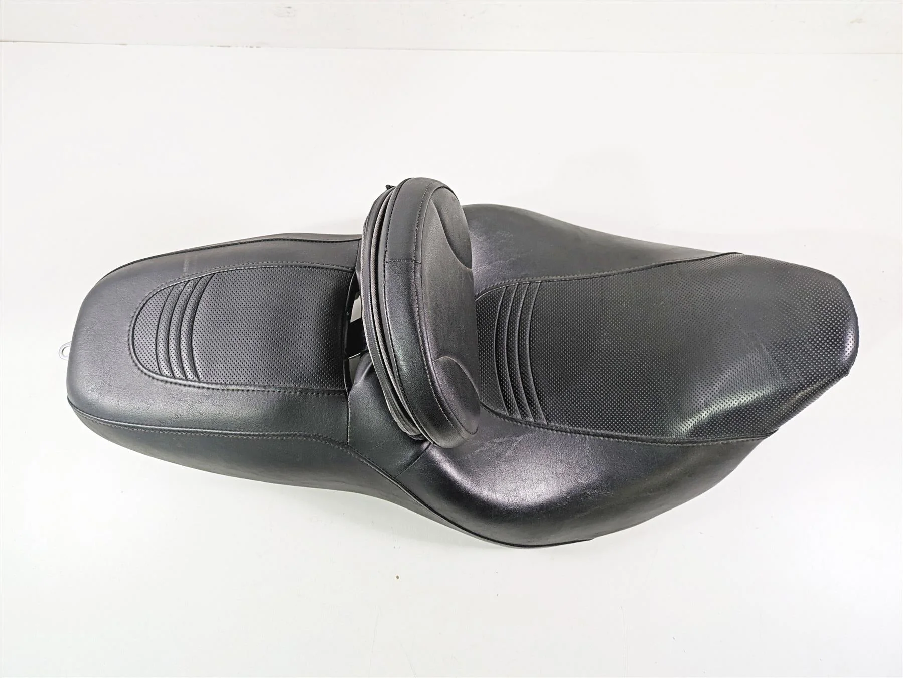 2009 Harley Touring FLHX Street Glide Dual Rider Seat Saddle + Backrest 52320-09 - Image 8