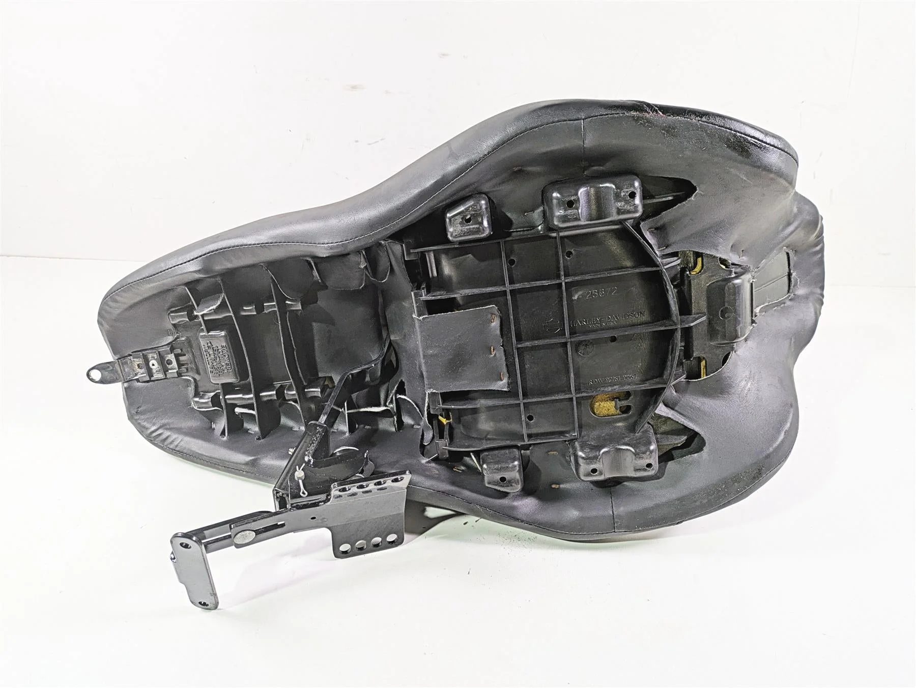 2009 Harley Touring FLHX Street Glide Dual Rider Seat Saddle + Backrest 52320-09 - Image 9