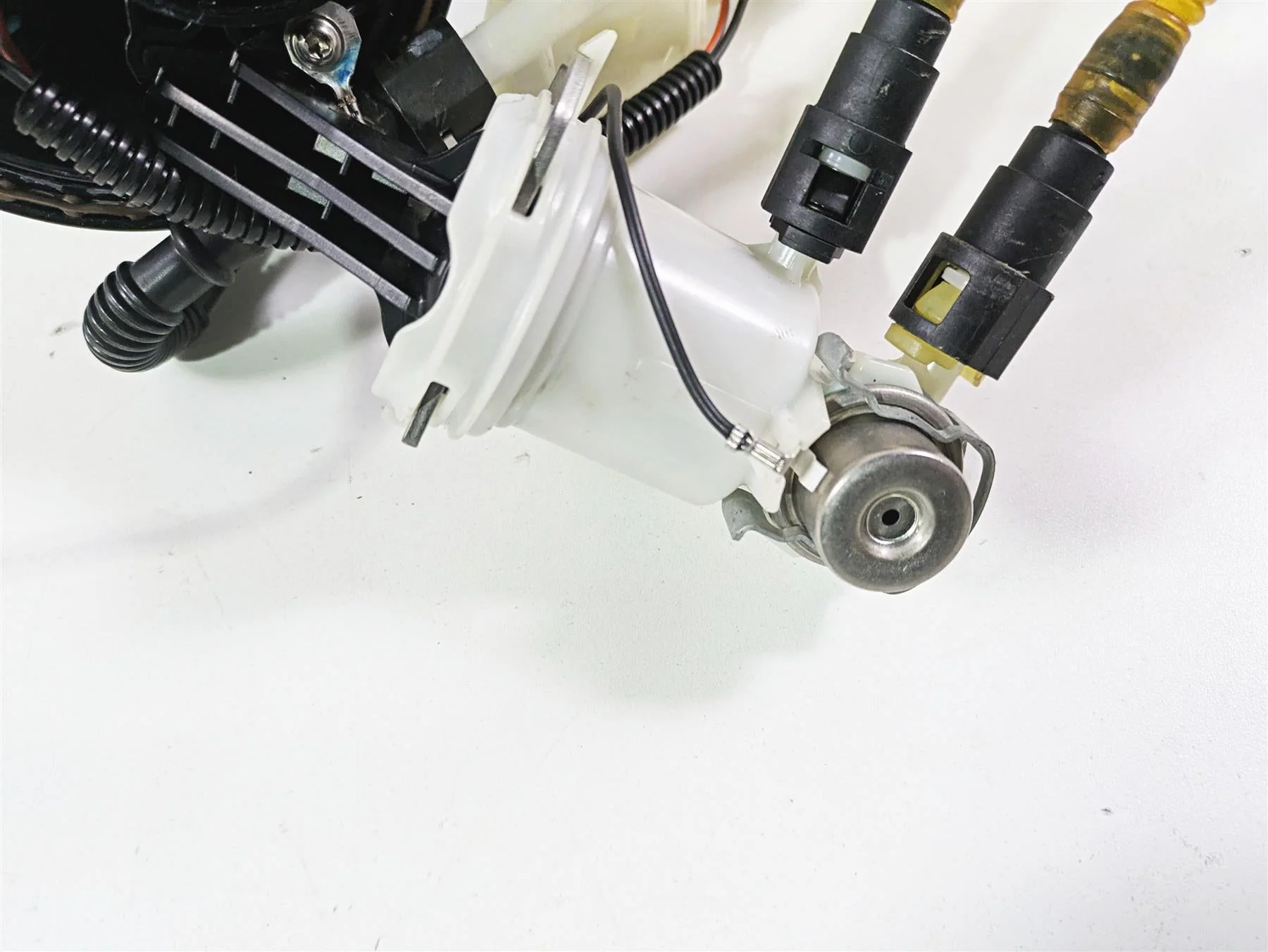 2009 Harley Touring FLHX Street Glide Fuel Gas Petrol Pump - Tested 75069-08D - Image 10