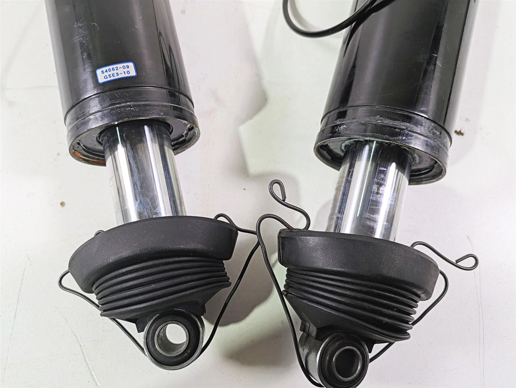 2009 Harley Touring FLHX Street Glide Rear Shock Damper Set 12" 54662-09 - Image 12
