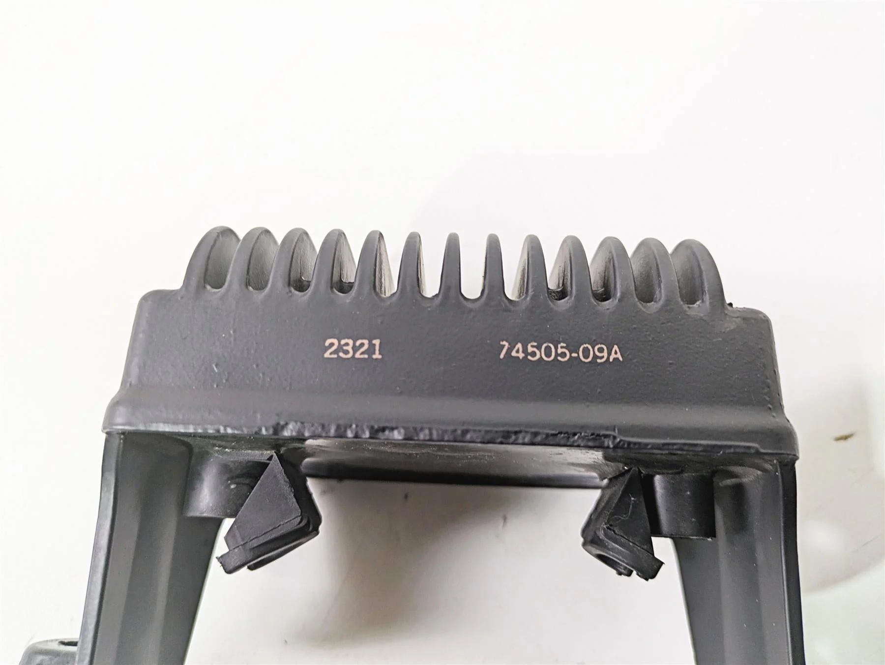 2009 Harley Touring FLHX Street Glide Rectifier Voltage Regulator 74505-09A - Image 9