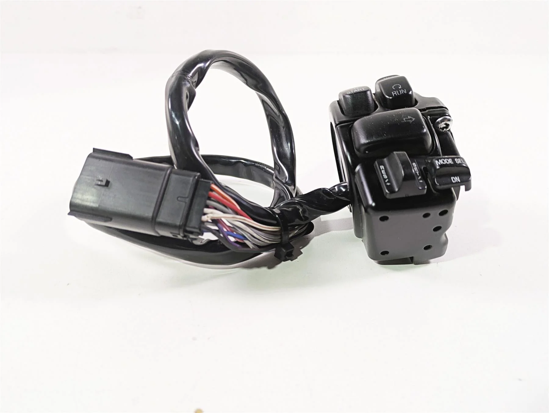 2009 Harley Touring FLHX Street Glide Right Hand Cruise Control Switch 71684-06A - Image 3