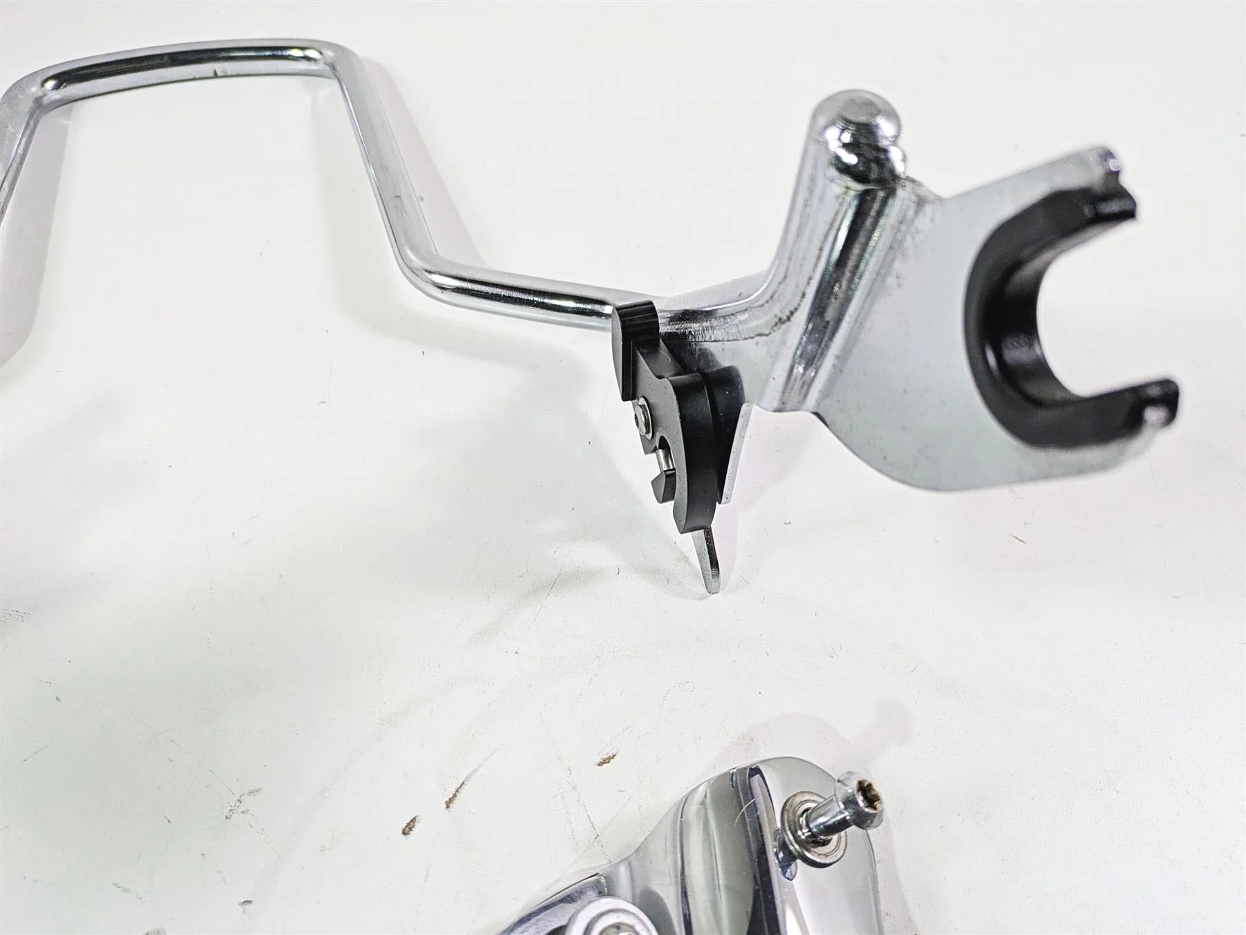2009 Harley Touring FLHX Street Glide Sissy Bar 13.5" + Quick Release 52627-09A - Image 4